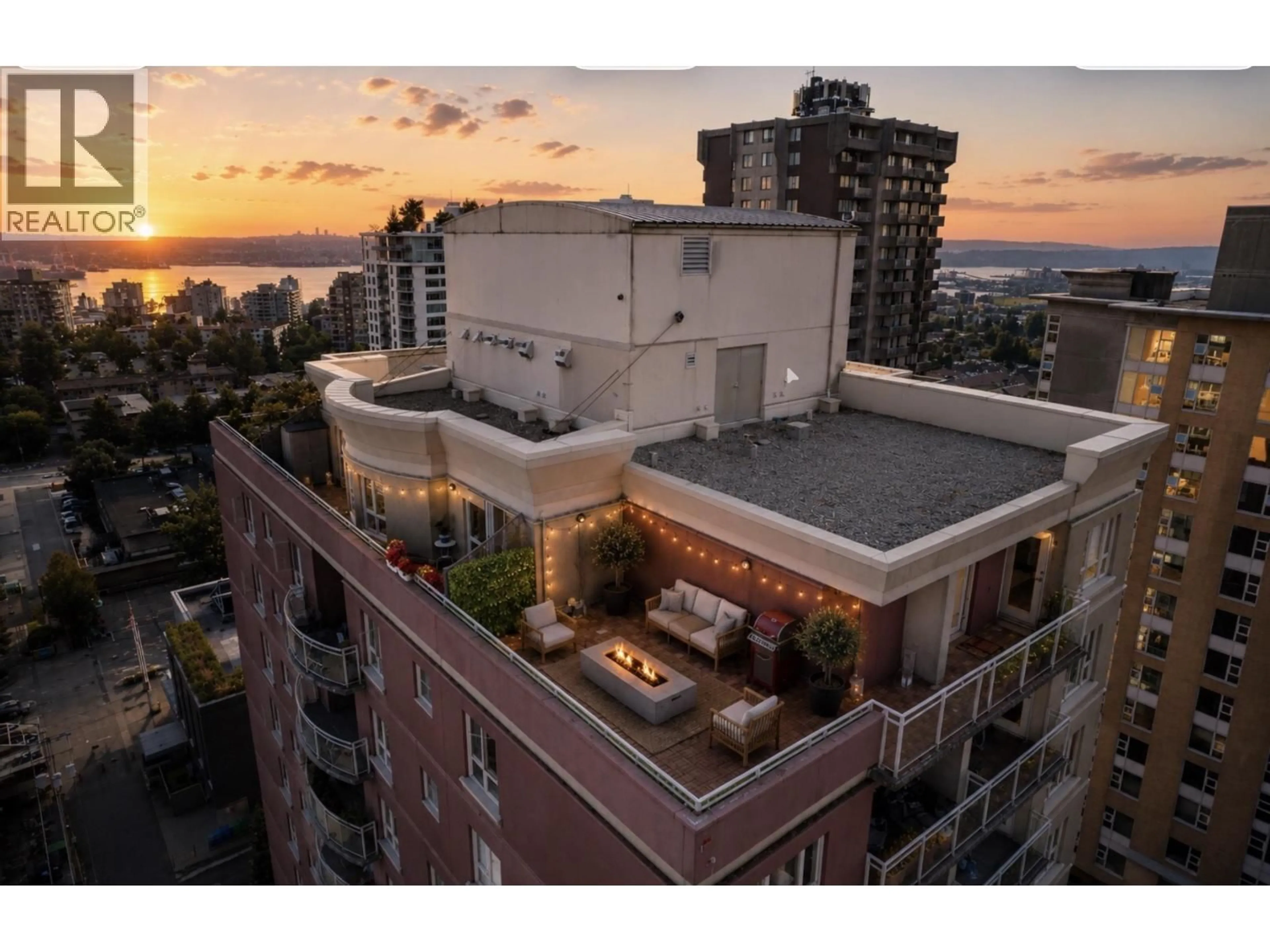 A pic from outside/outdoor area/front of a property/back of a property/a pic from drone, city buildings view from balcony for 1604 - 121 15TH STREET, North Vancouver British Columbia V7M1R8