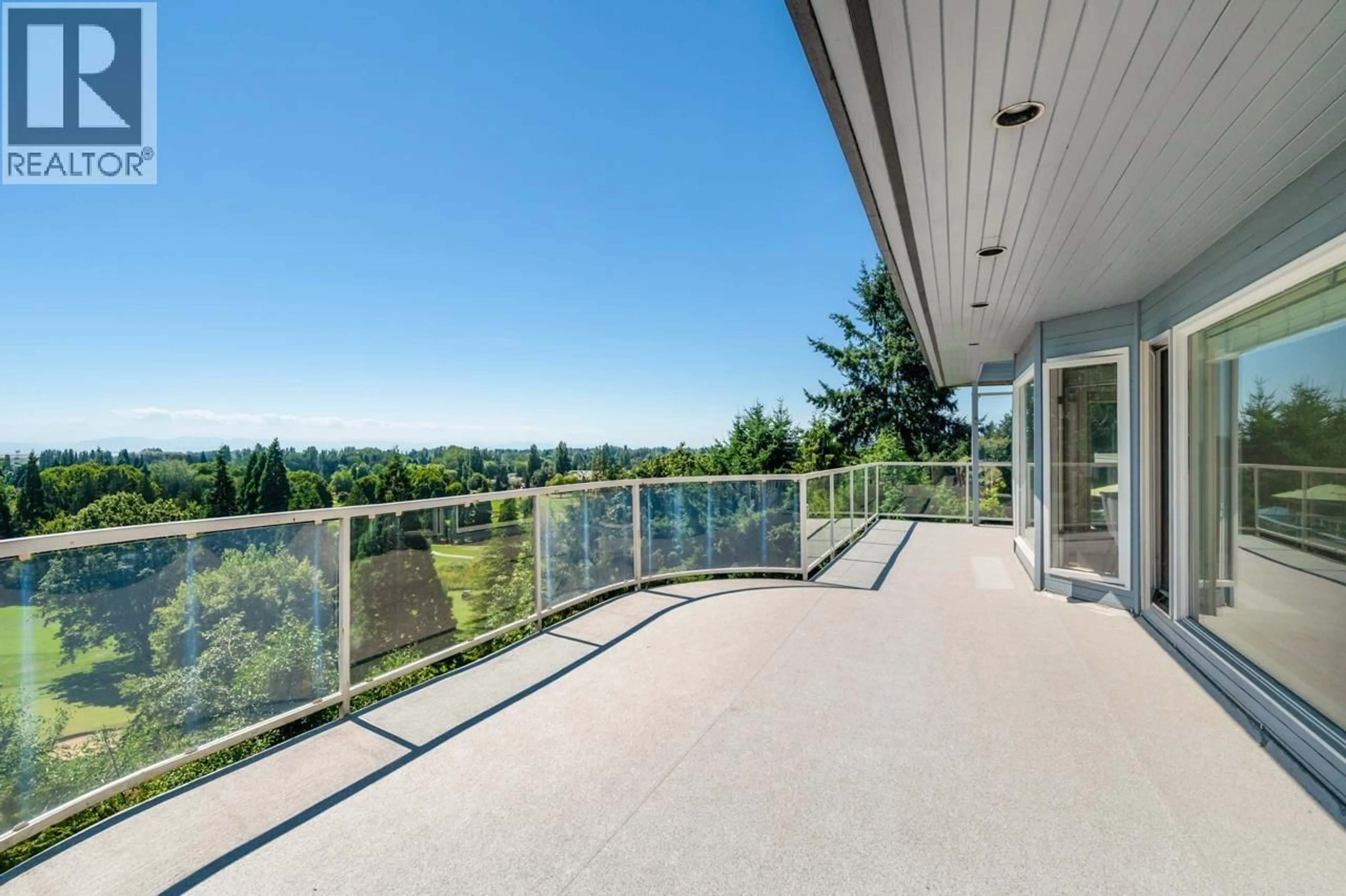 Patio, mountain view for 2408 MARINE DRIVE, Vancouver British Columbia V6P6C2