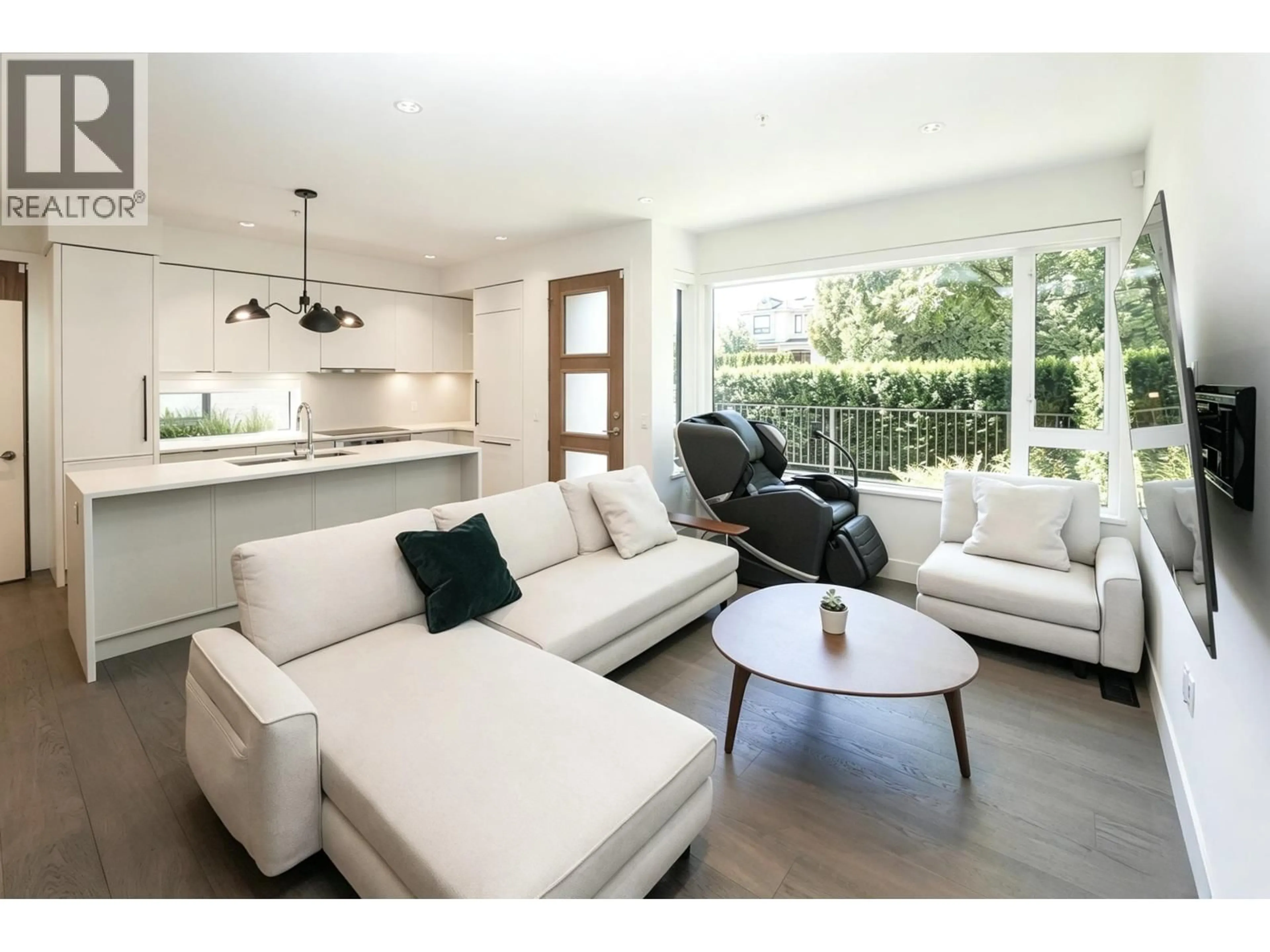 Living room with furniture, unknown for 6840 OAK STREET, Vancouver British Columbia V6P0K7