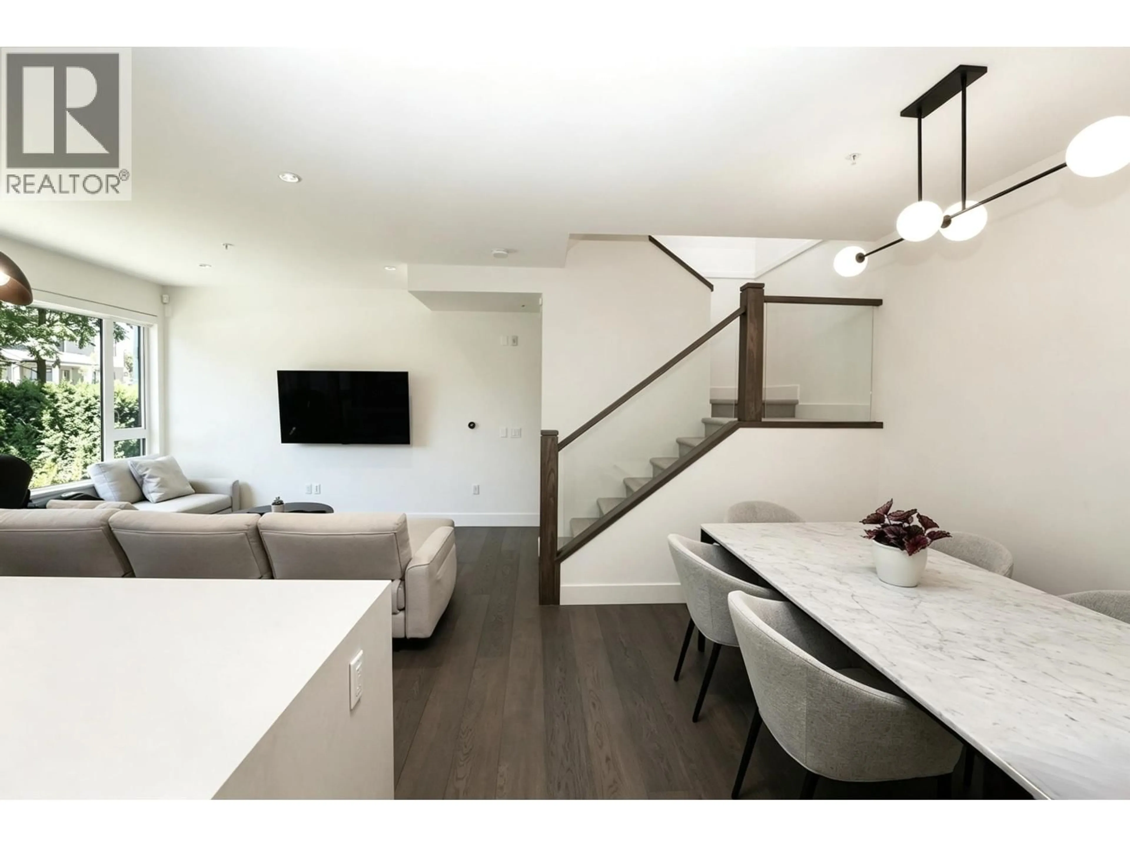 Unknown for 6840 OAK STREET, Vancouver British Columbia V6P0K7