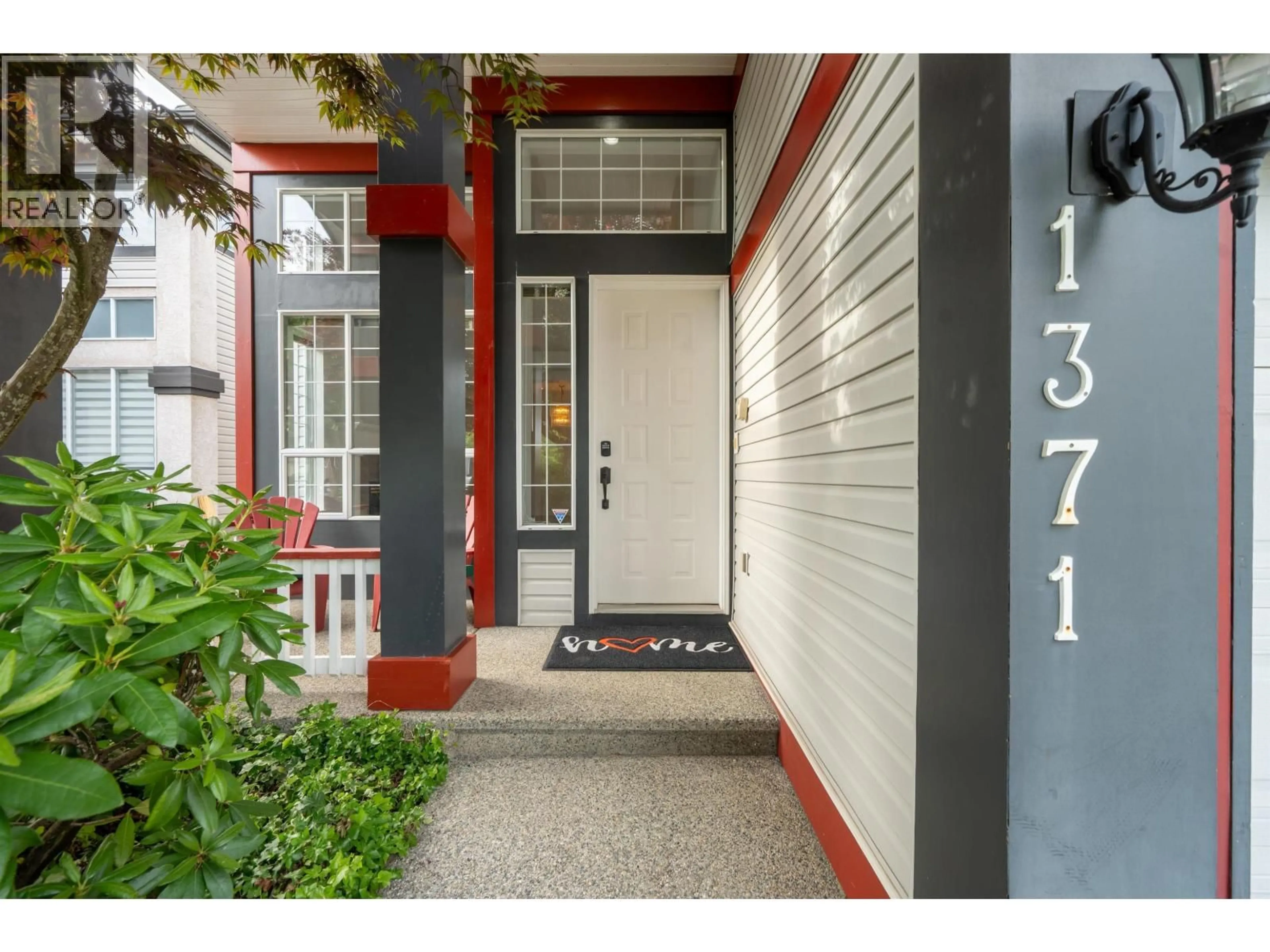 Indoor entryway for 1371 PO AVENUE, Port Coquitlam British Columbia V3B7Y2