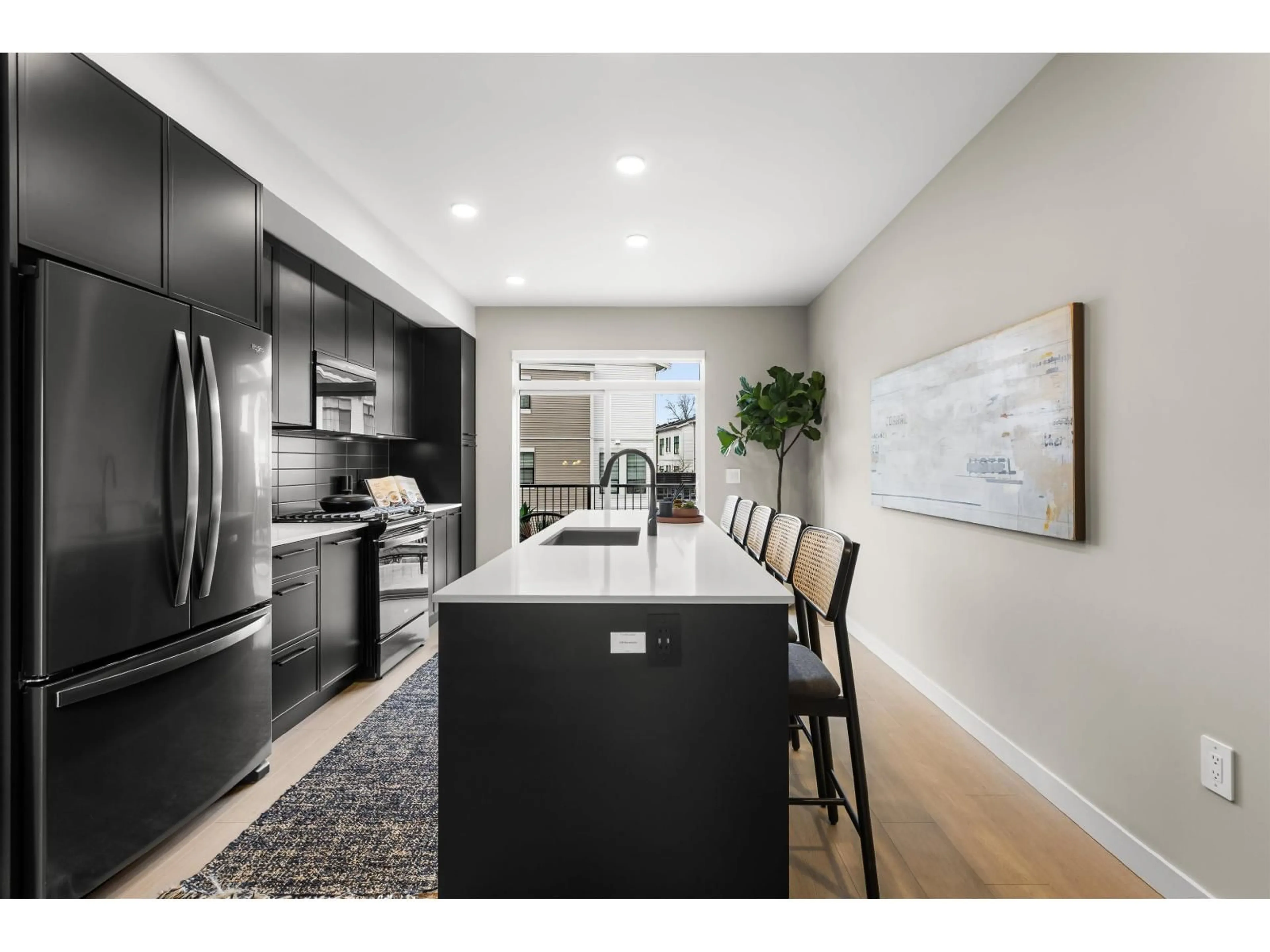 Open concept kitchen, unknown for 2 - 2886 MONTROSE AVENUE, Abbotsford British Columbia V2S0N7