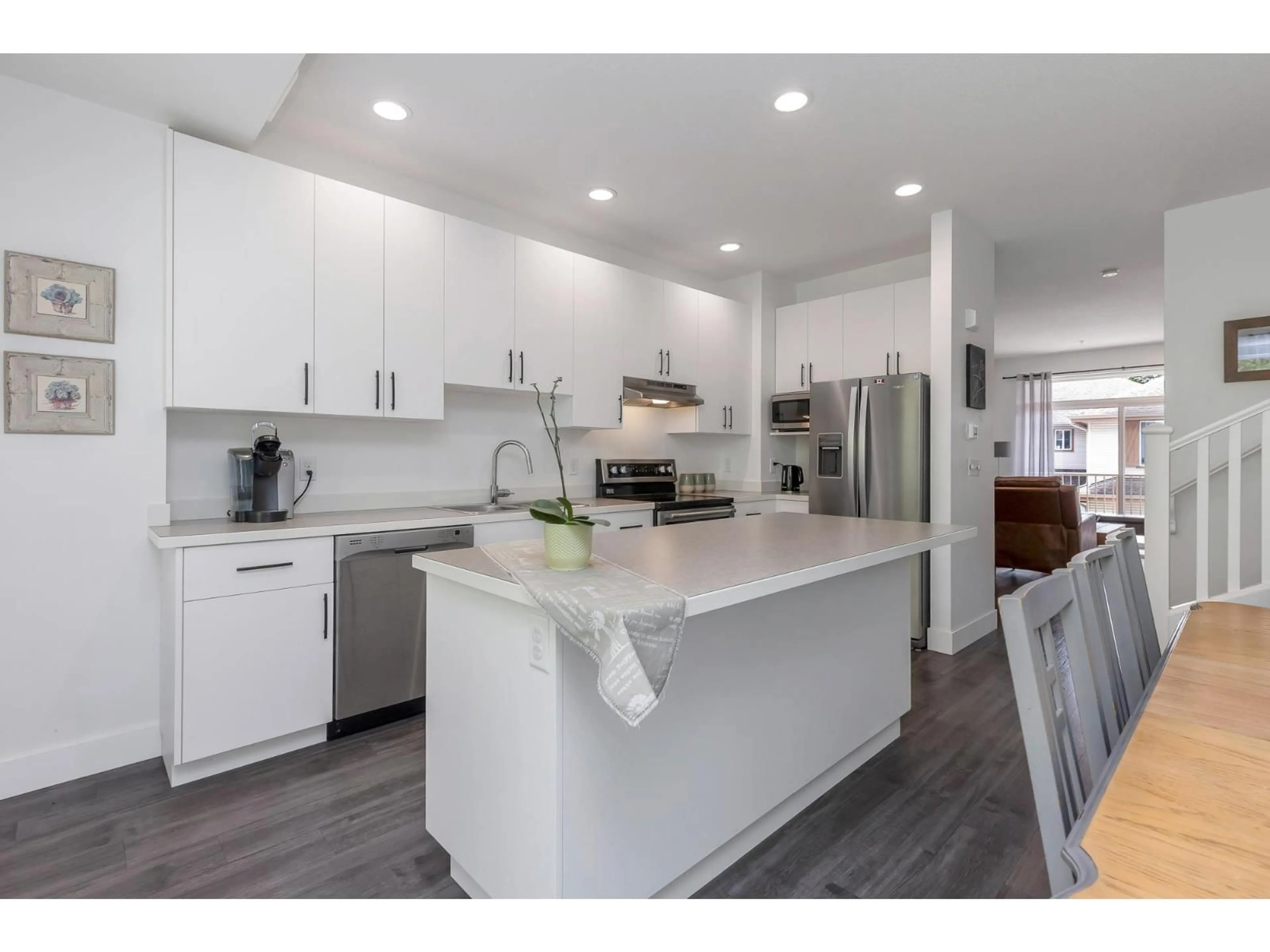 Open concept kitchen, unknown for 5 - 35287 OLD YALE ROAD, Abbotsford British Columbia V3G8H5