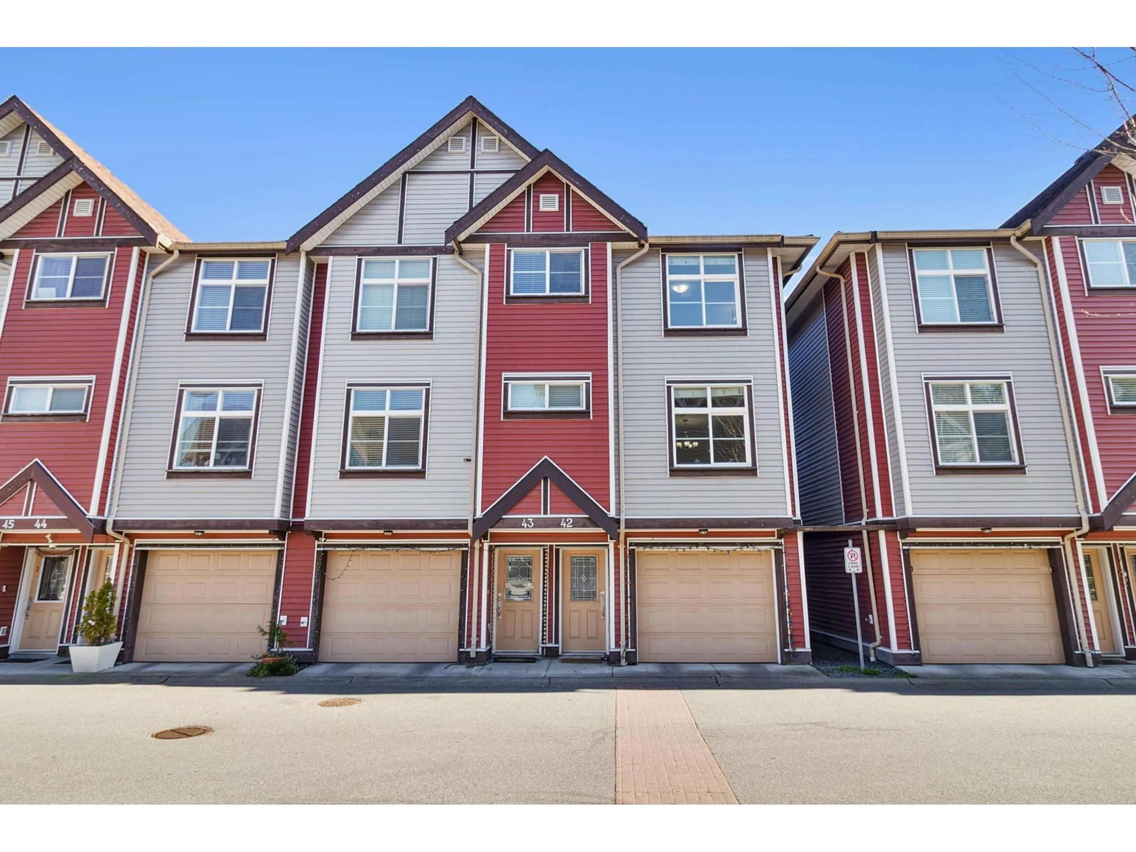 A pic from outside/outdoor area/front of a property/back of a property/a pic from drone, street for 42 - 9405 121 STREET, Surrey British Columbia V3V0A9