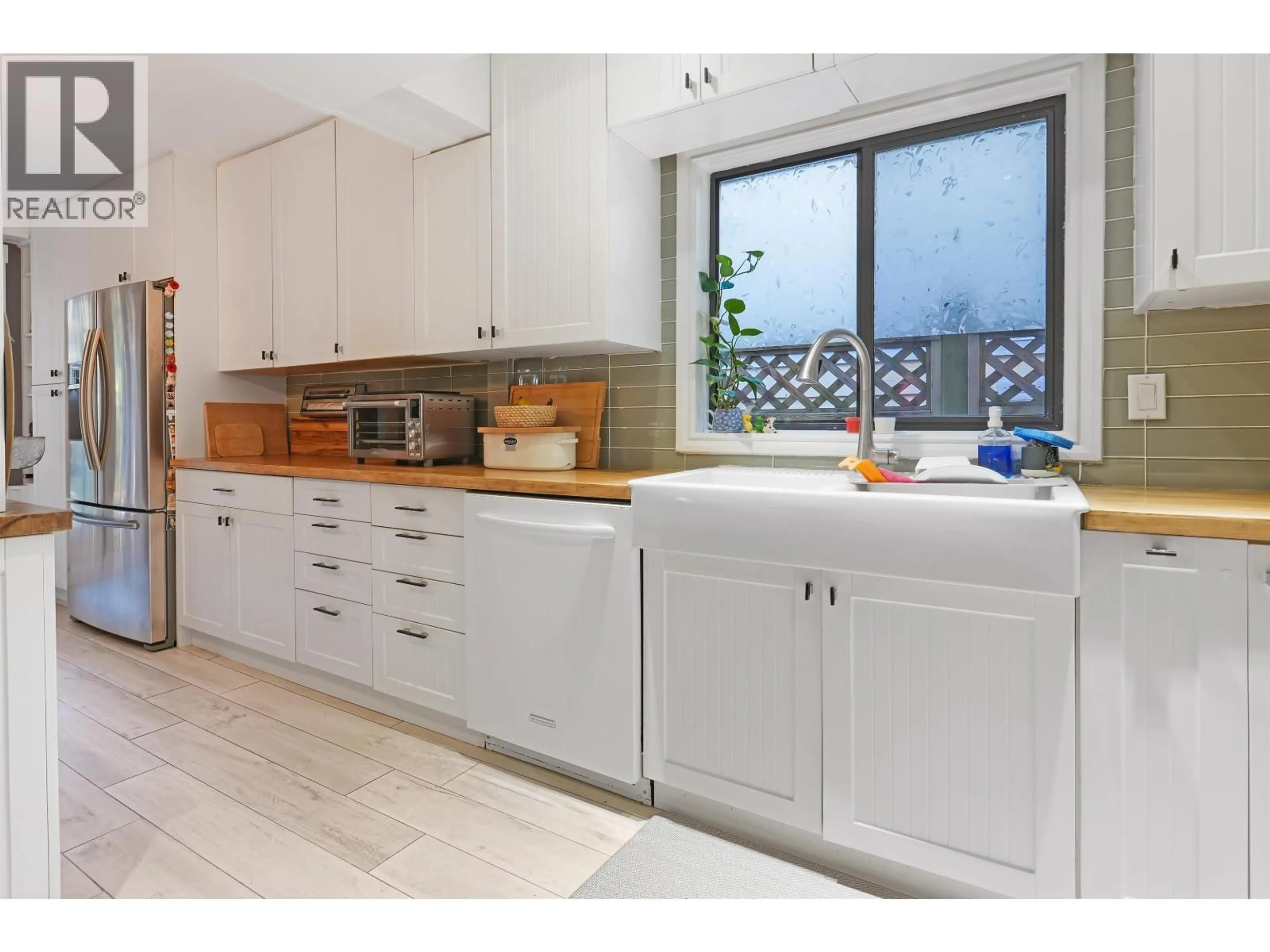 Unknown for 4990 CAPILANO ROAD, North Vancouver British Columbia V7R4K6