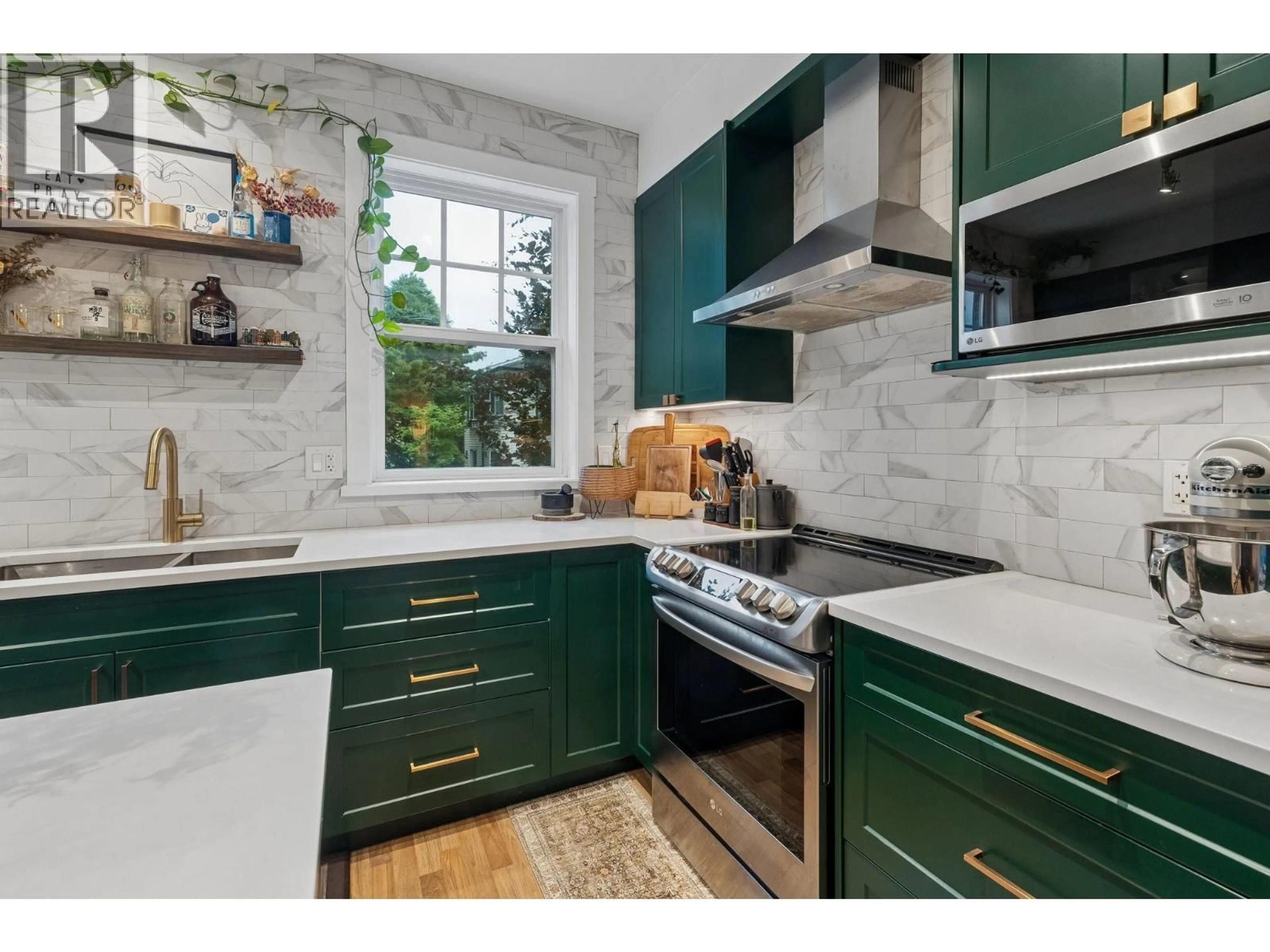 Open concept kitchen, ceramic/tile floor for 85 - 688 EDGAR AVENUE, Coquitlam British Columbia V3K0A5