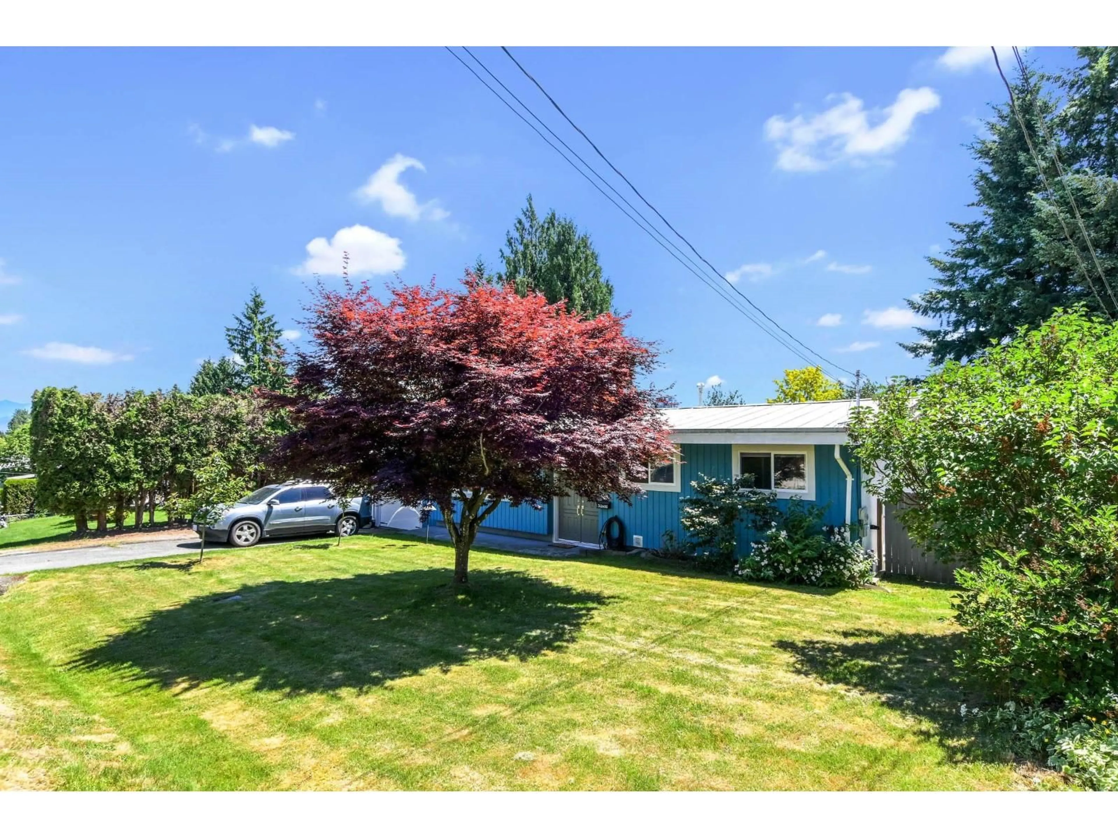 A pic from outside/outdoor area/front of a property/back of a property/a pic from drone, street for 32600 WILLINGDON CRESCENT, Abbotsford British Columbia V2T1S2