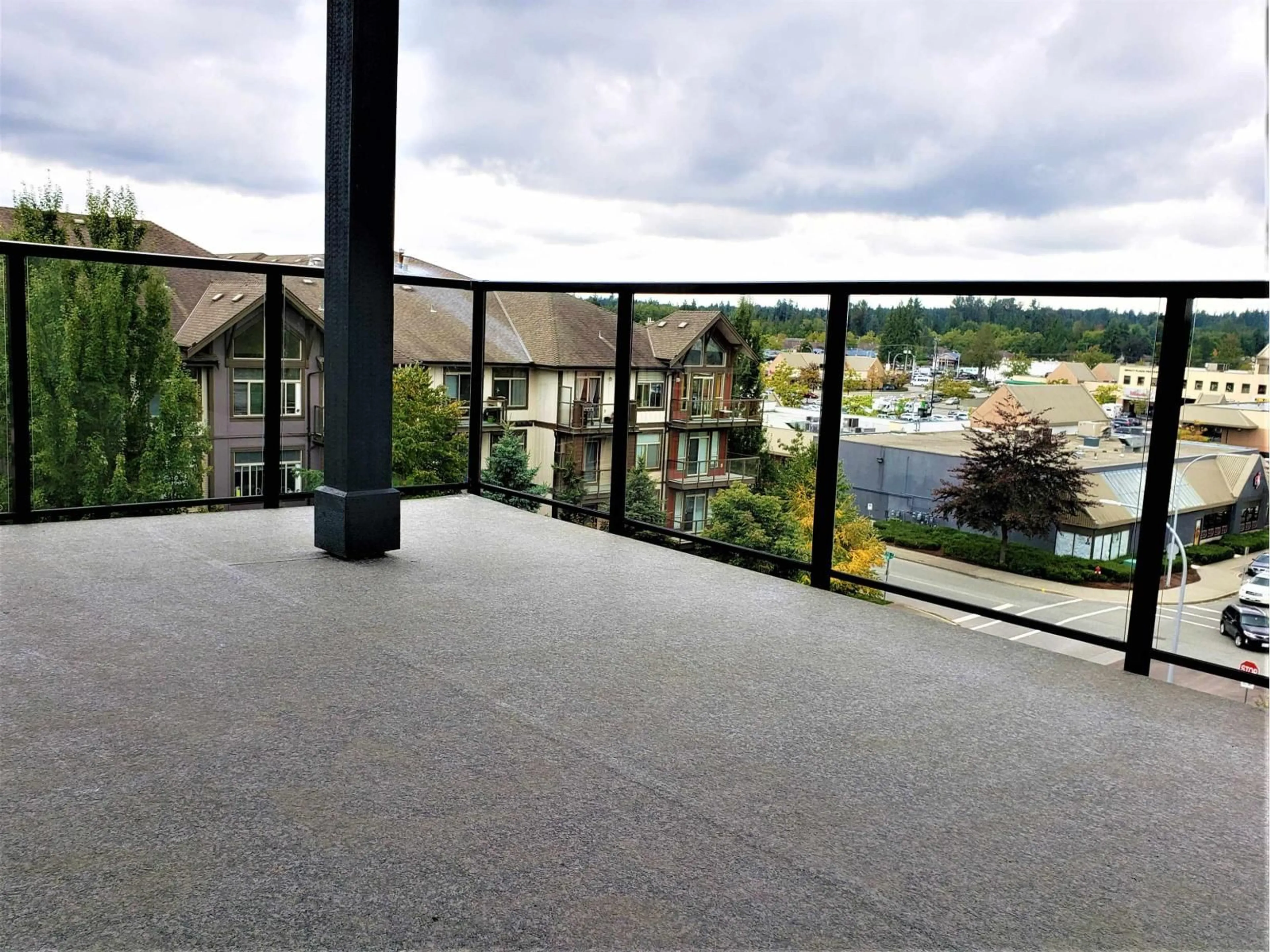 Patio, water/lake/river/ocean view for 515 - 15351 101 AVENUE, Surrey British Columbia V3R0G2