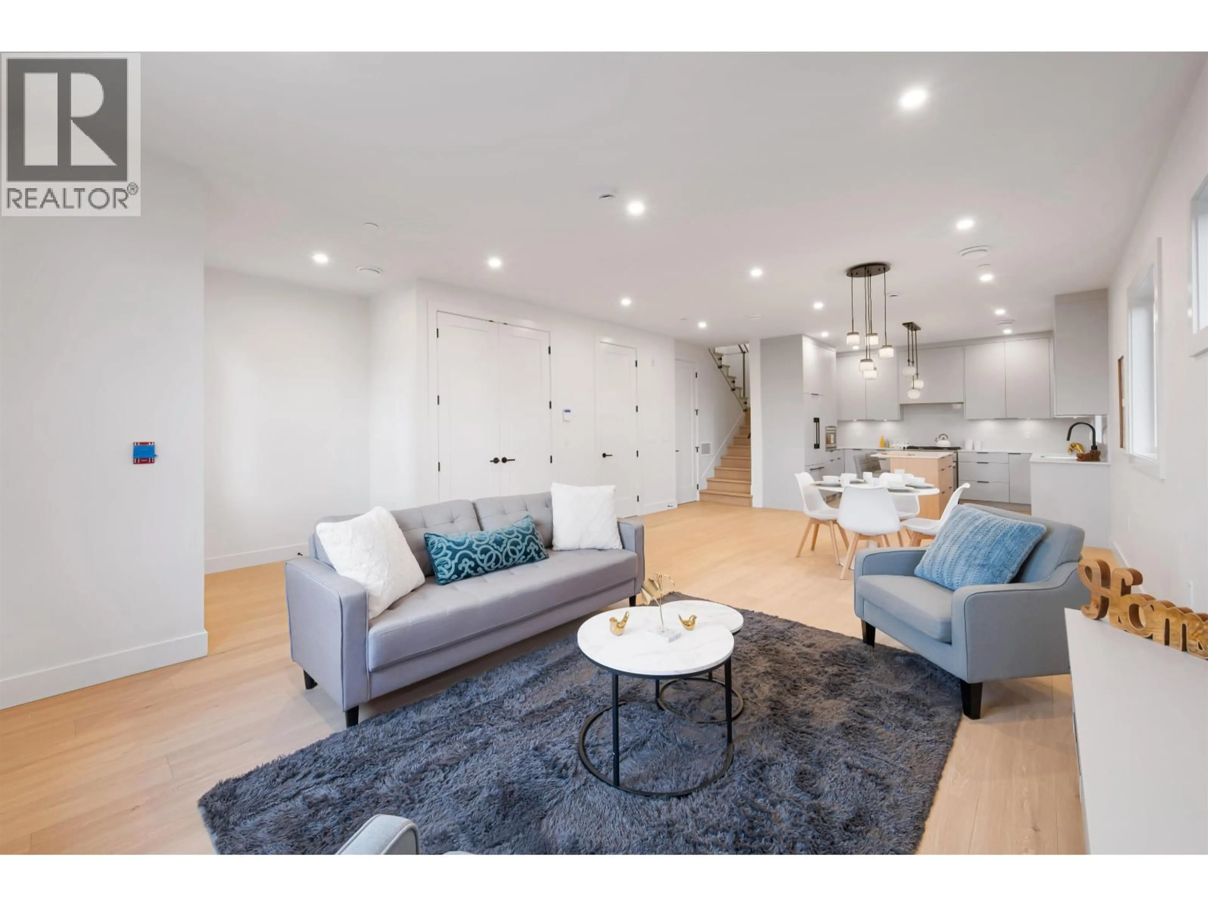 Living room with furniture, unknown for 5 - 4855 VENABLES STREET, Burnaby British Columbia V5C3A9