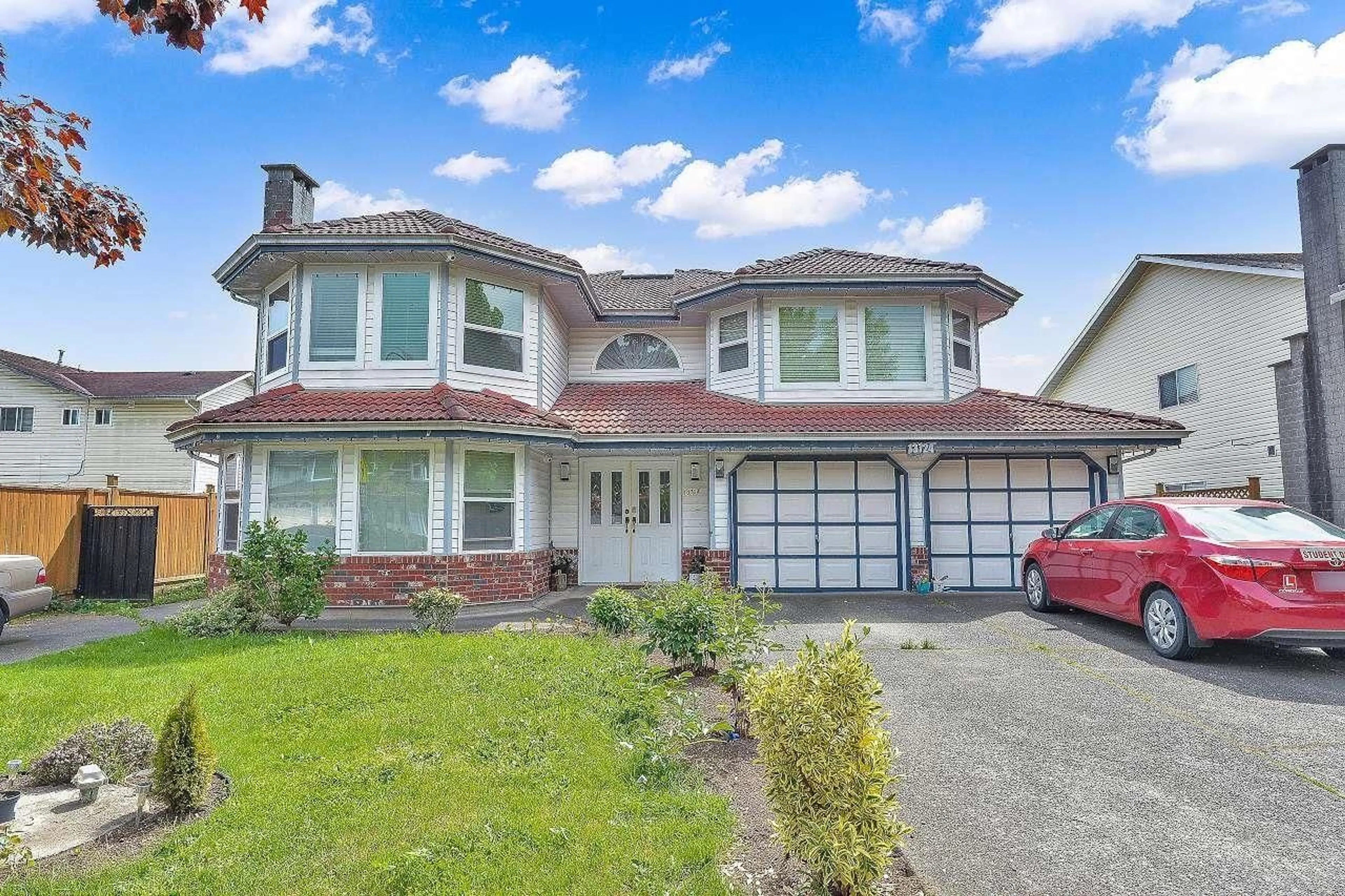 Home with vinyl exterior material, street for 13724 91 AVENUE, Surrey British Columbia V3V7X1