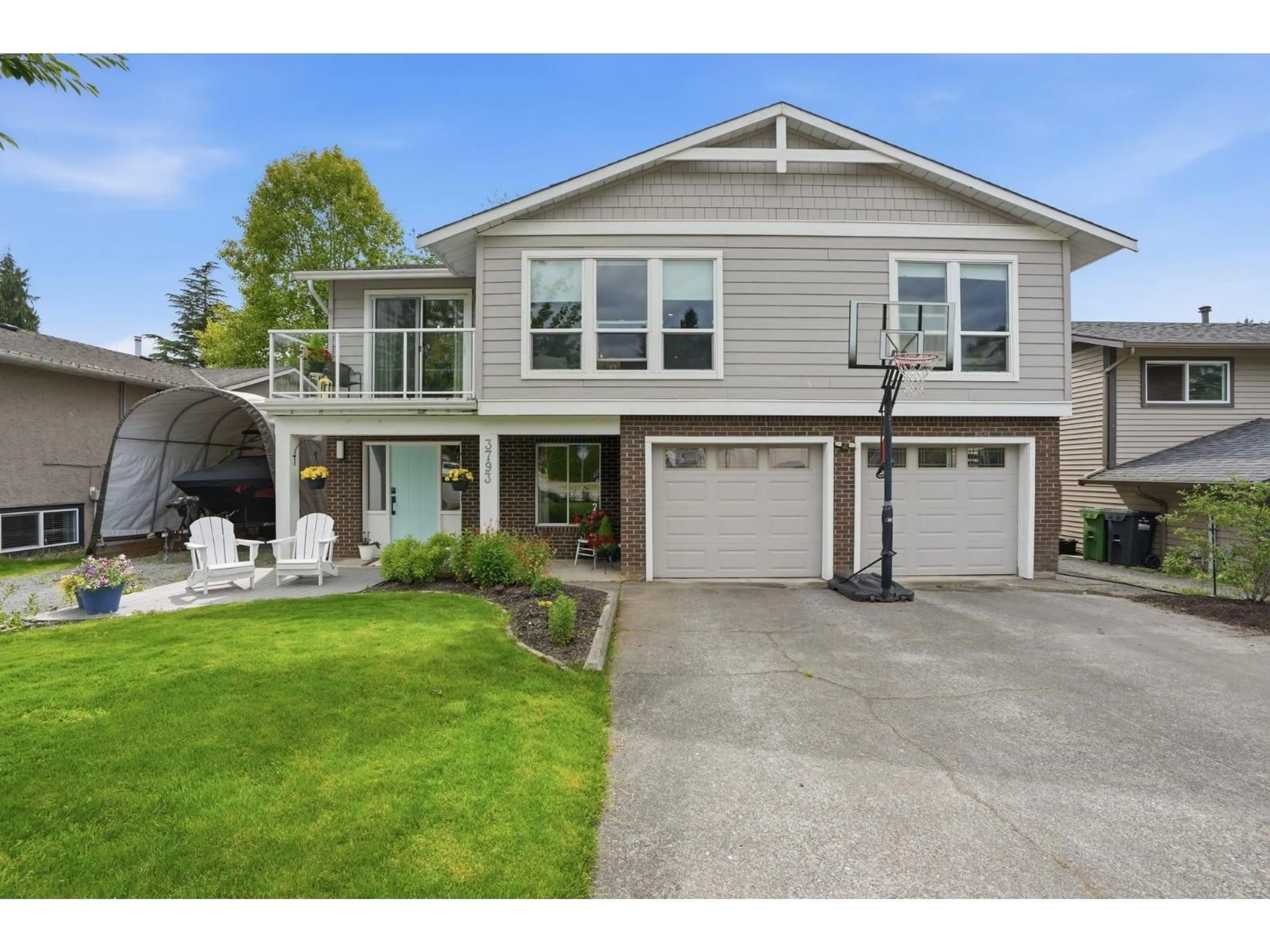 Home with vinyl exterior material, street for 3793 SANDY HILL ROAD, Abbotsford British Columbia V3G1H9