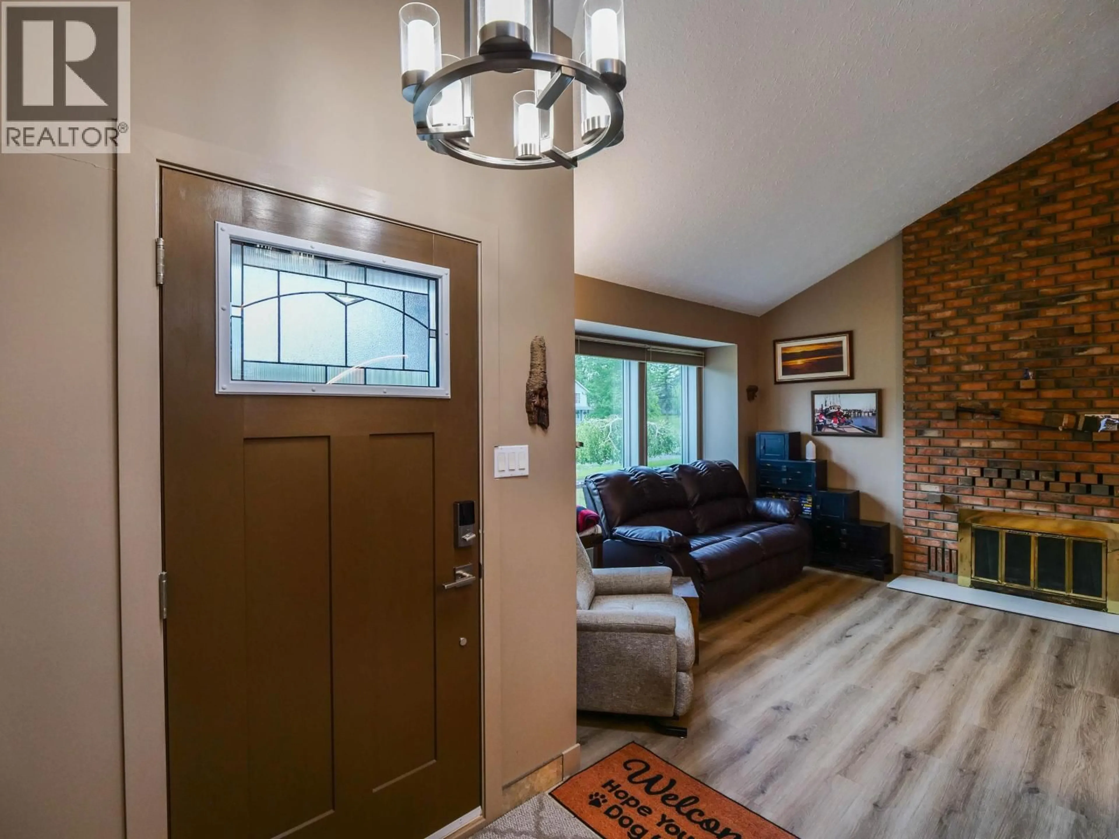 Indoor entryway for 204 SANDERSON ROAD, Quesnel British Columbia V2J5V9