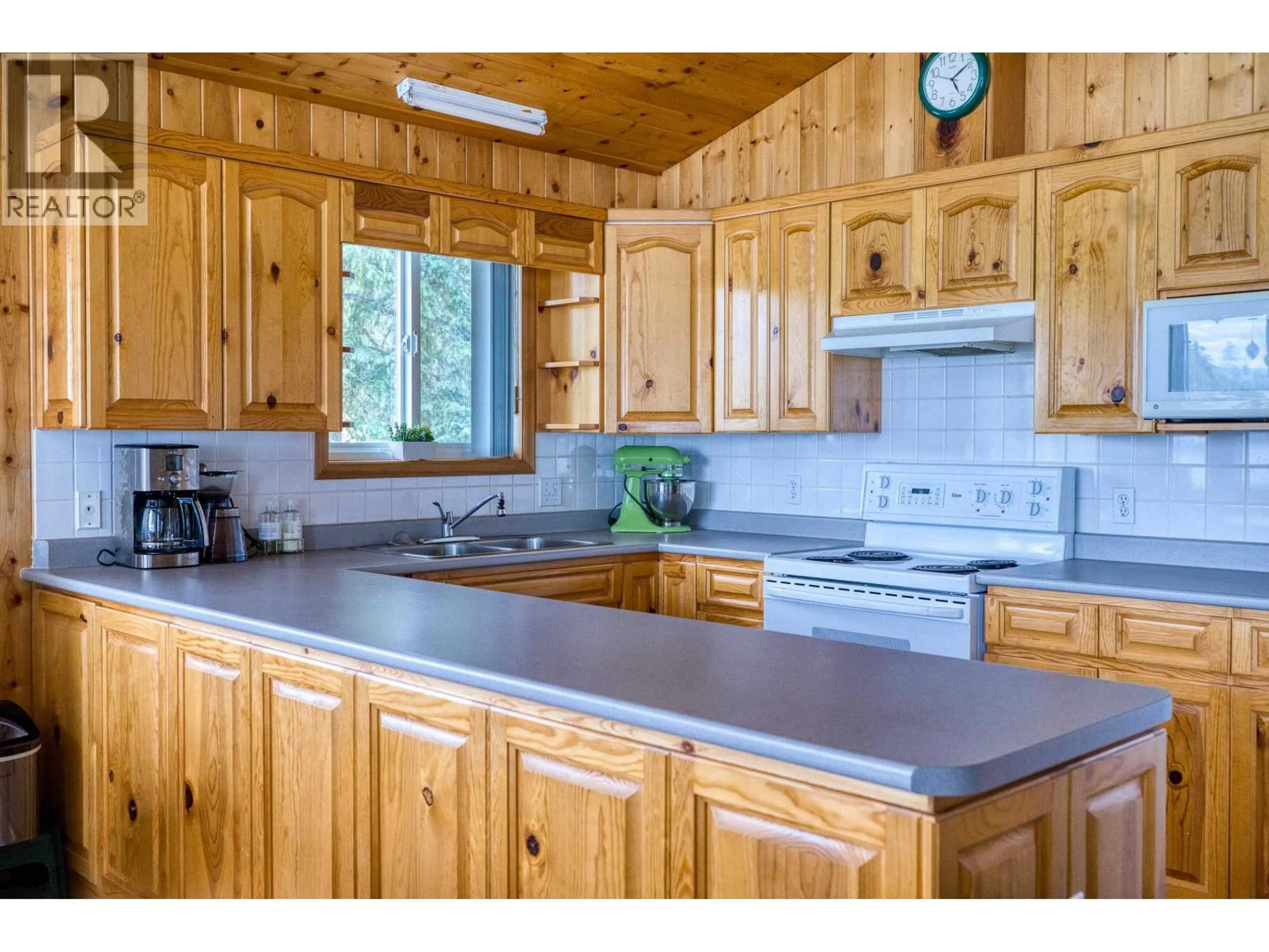 Unknown for 7607 NORTH POINT ROAD, 100 Mile House British Columbia V0K1X1