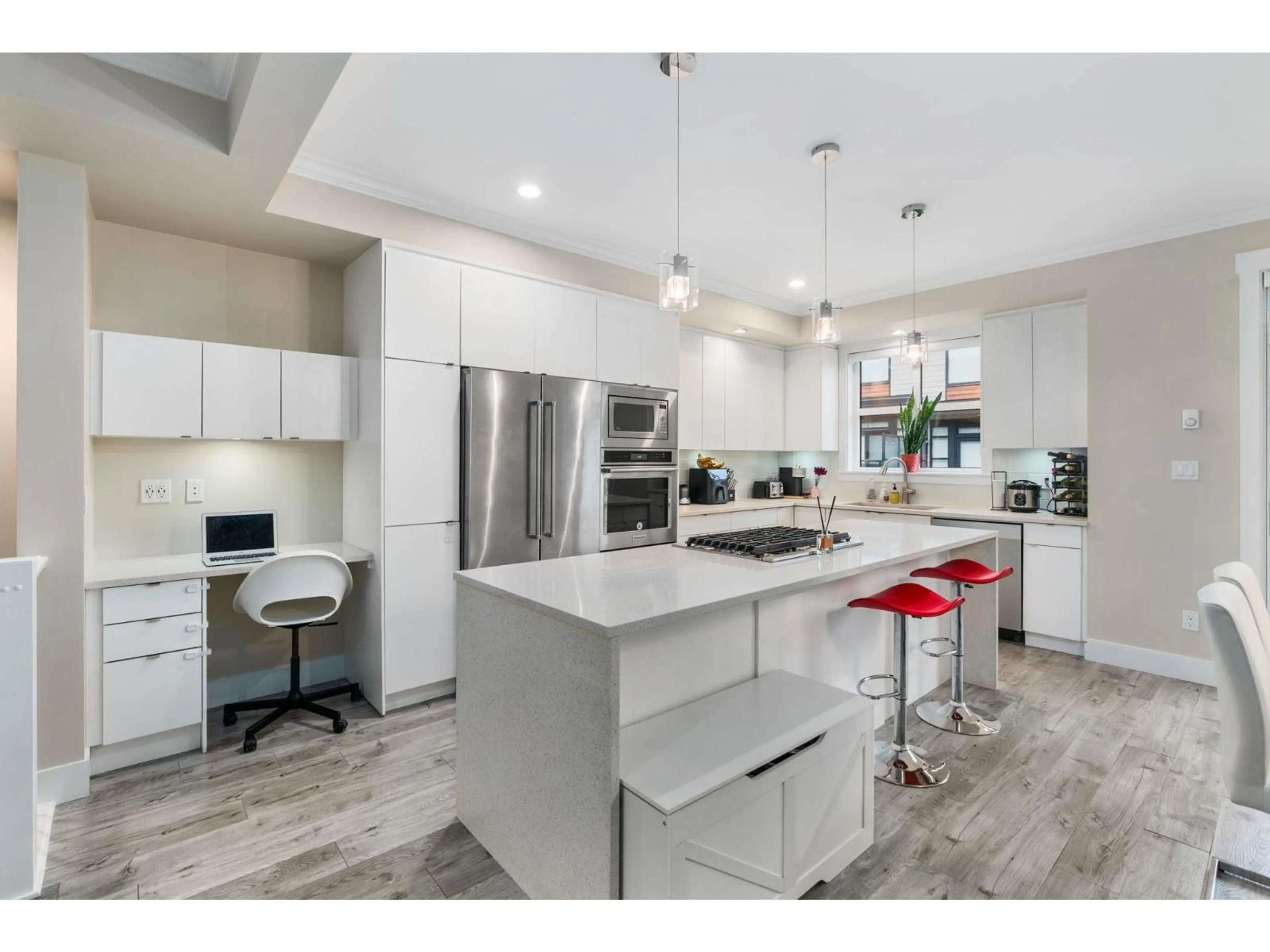 Open concept kitchen, ceramic/tile floor for 181 - 16488 64 AVENUE, Surrey British Columbia V3S6X6