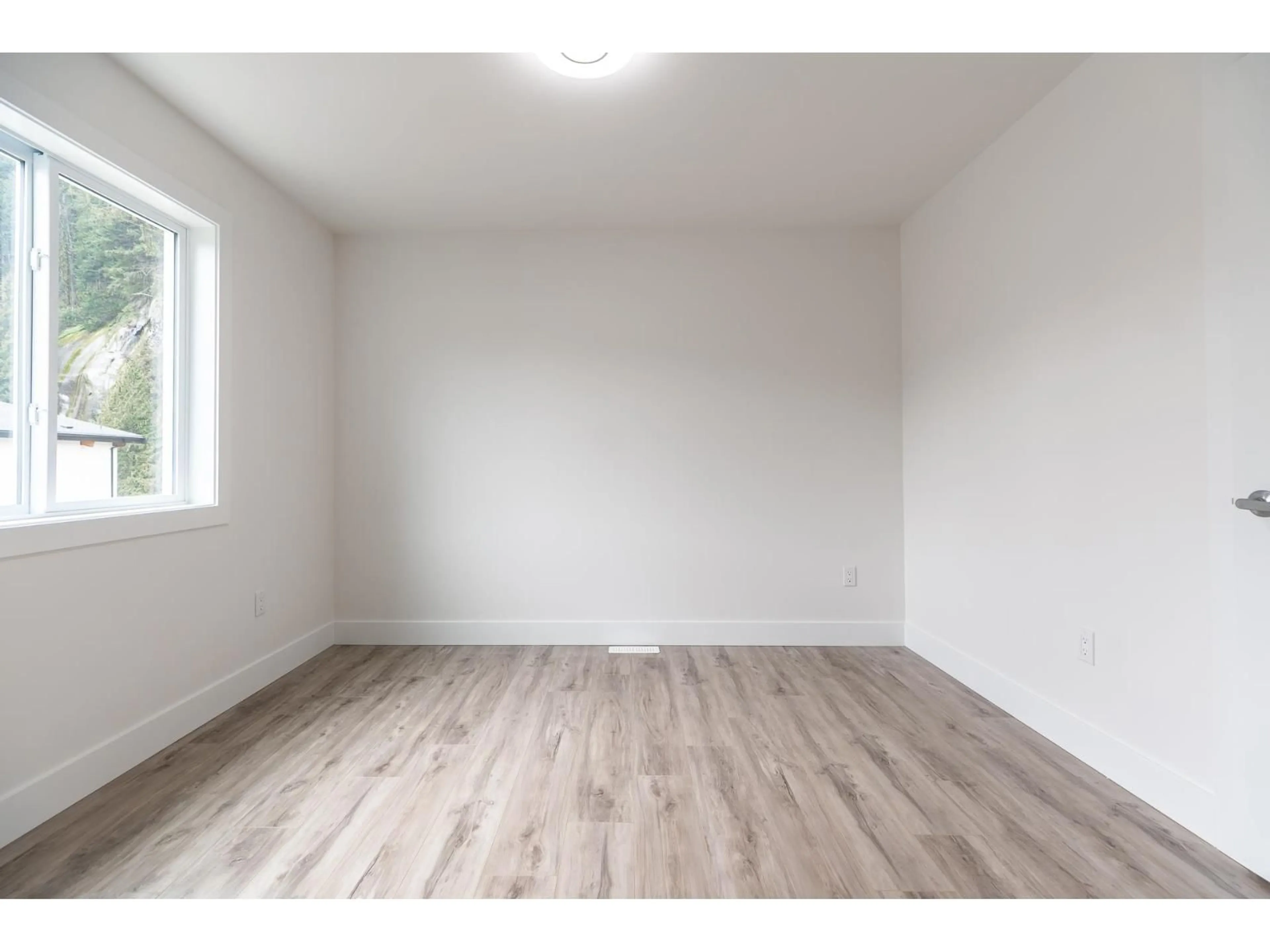 A pic of a room for 23 - 750 HOT SPRINGS ROAD, Harrison Hot Springs British Columbia V0M1K0