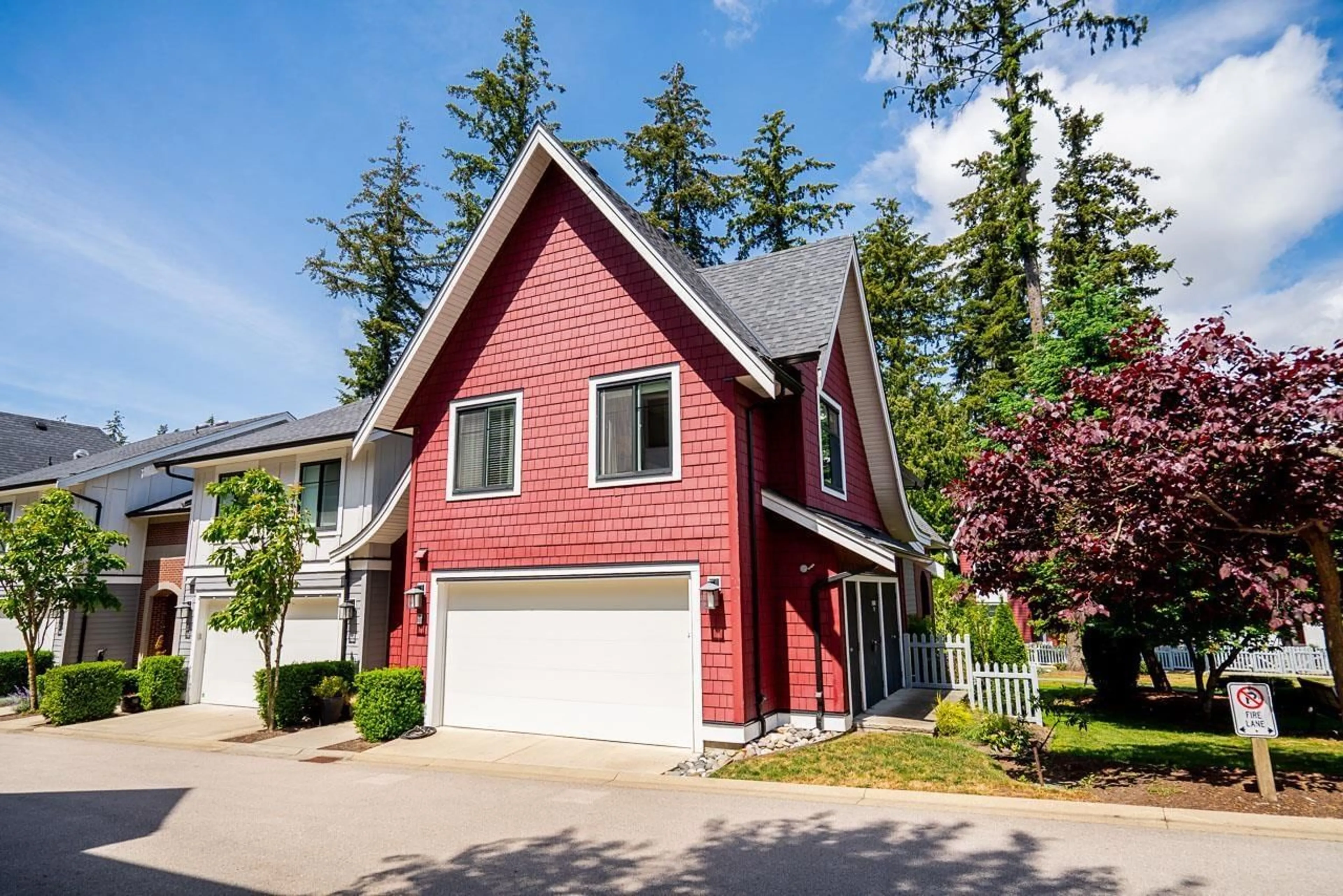 Home with vinyl exterior material, street for 157 - 2853 HELC PLACE, Surrey British Columbia V3Z0N5