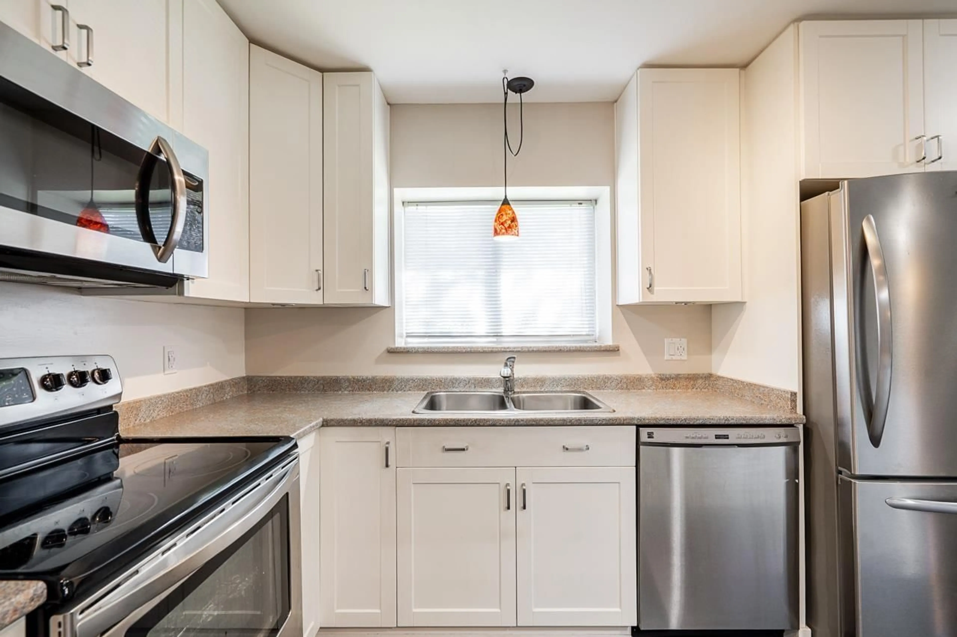 Standard kitchen, unknown for 11101 143A STREET, Surrey British Columbia V3R3M5