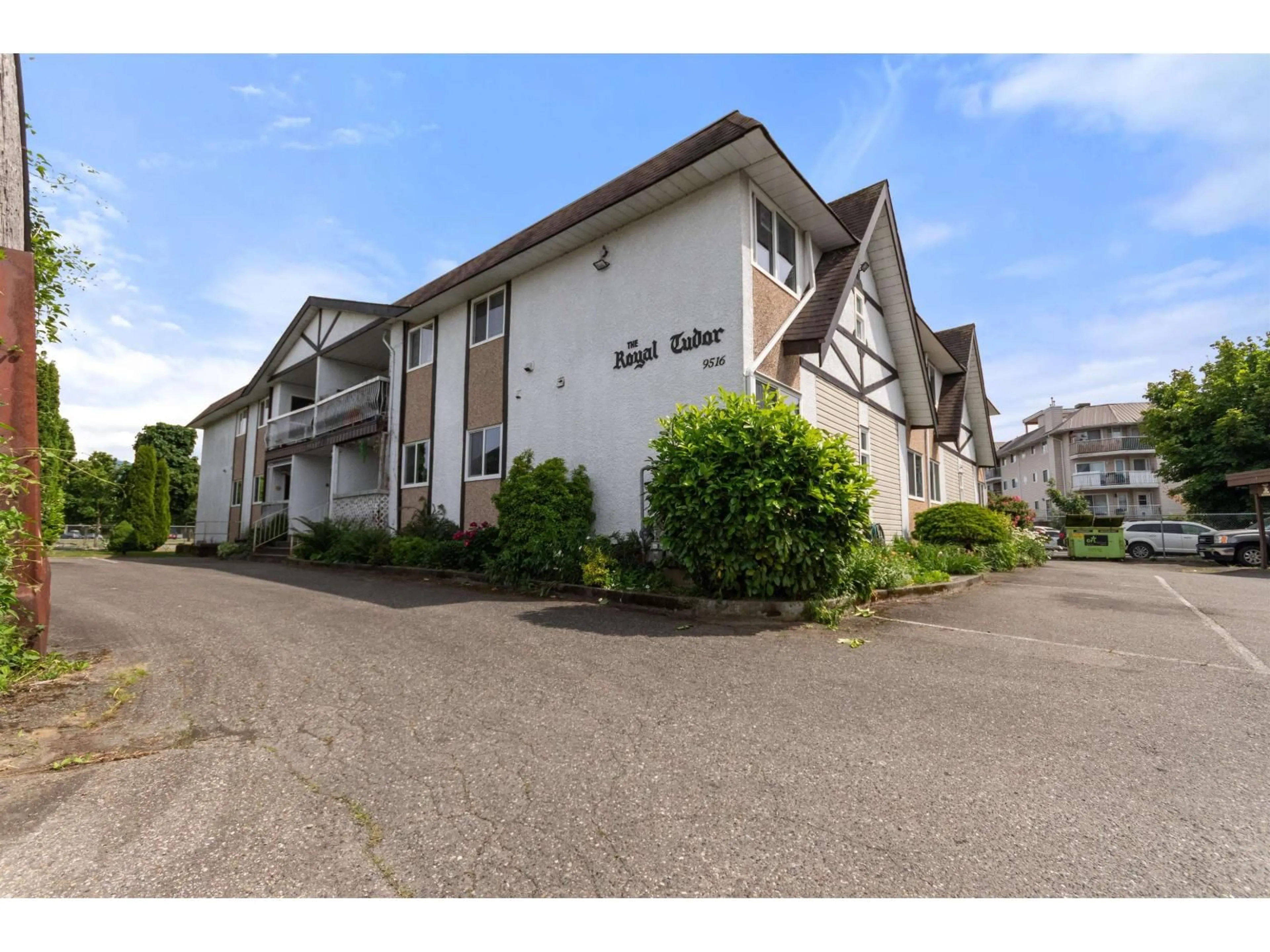 A pic from outside/outdoor area/front of a property/back of a property/a pic from drone, street for 203 - 9516 ROTARY STREET, Chilliwack British Columbia V2P2W5
