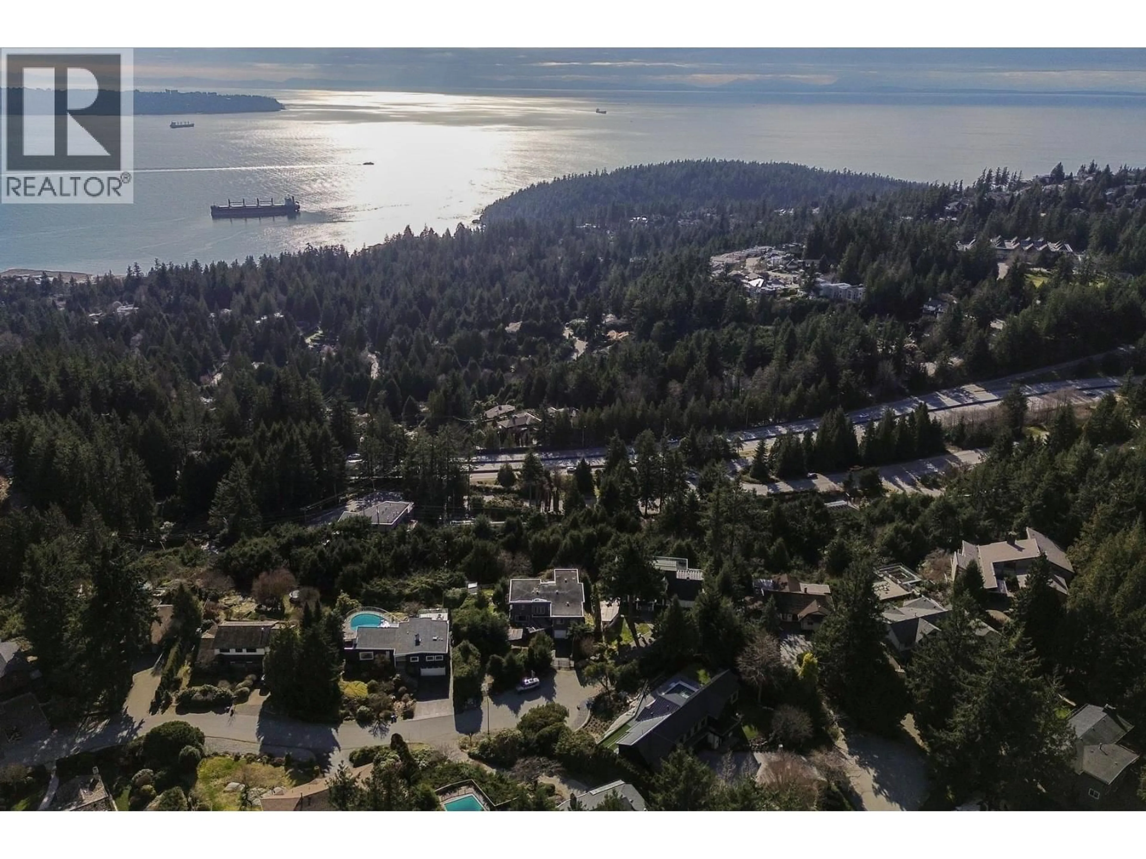 A pic from outside/outdoor area/front of a property/back of a property/a pic from drone, water/lake/river/ocean view for 4582 WOODGREEN COURT, West Vancouver British Columbia V7S2V7