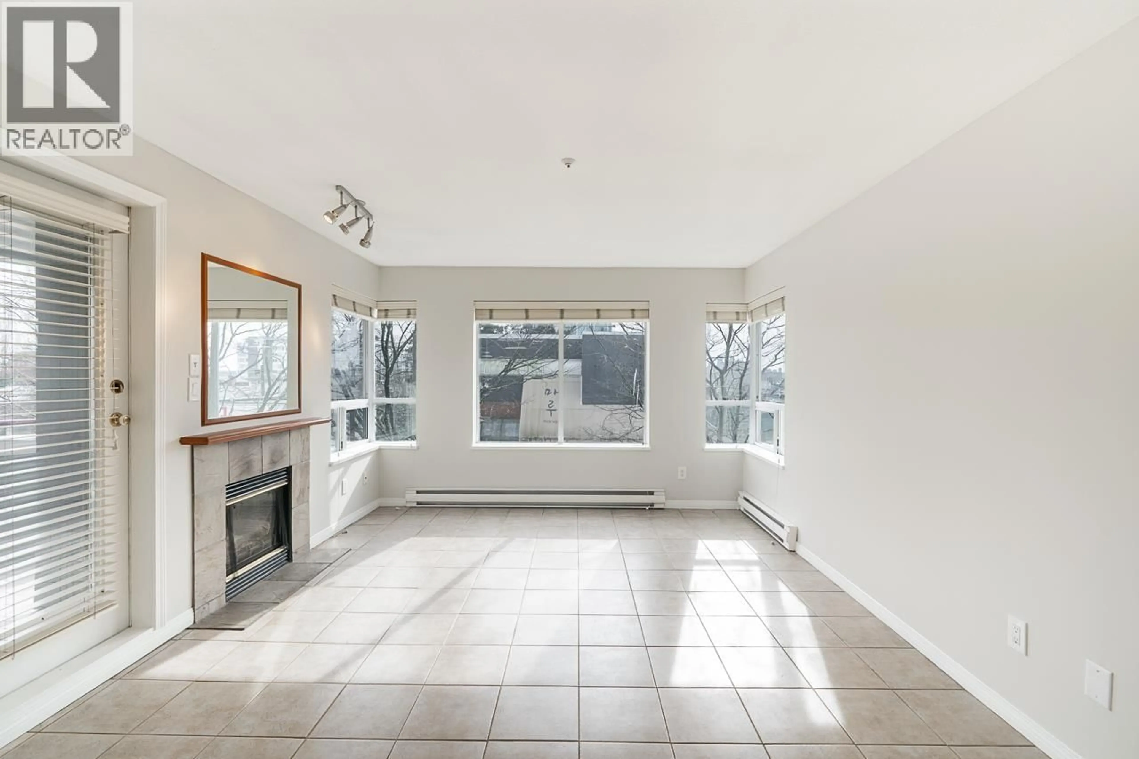Unknown for 101 - 120 2ND STREET, North Vancouver British Columbia V7L1C3