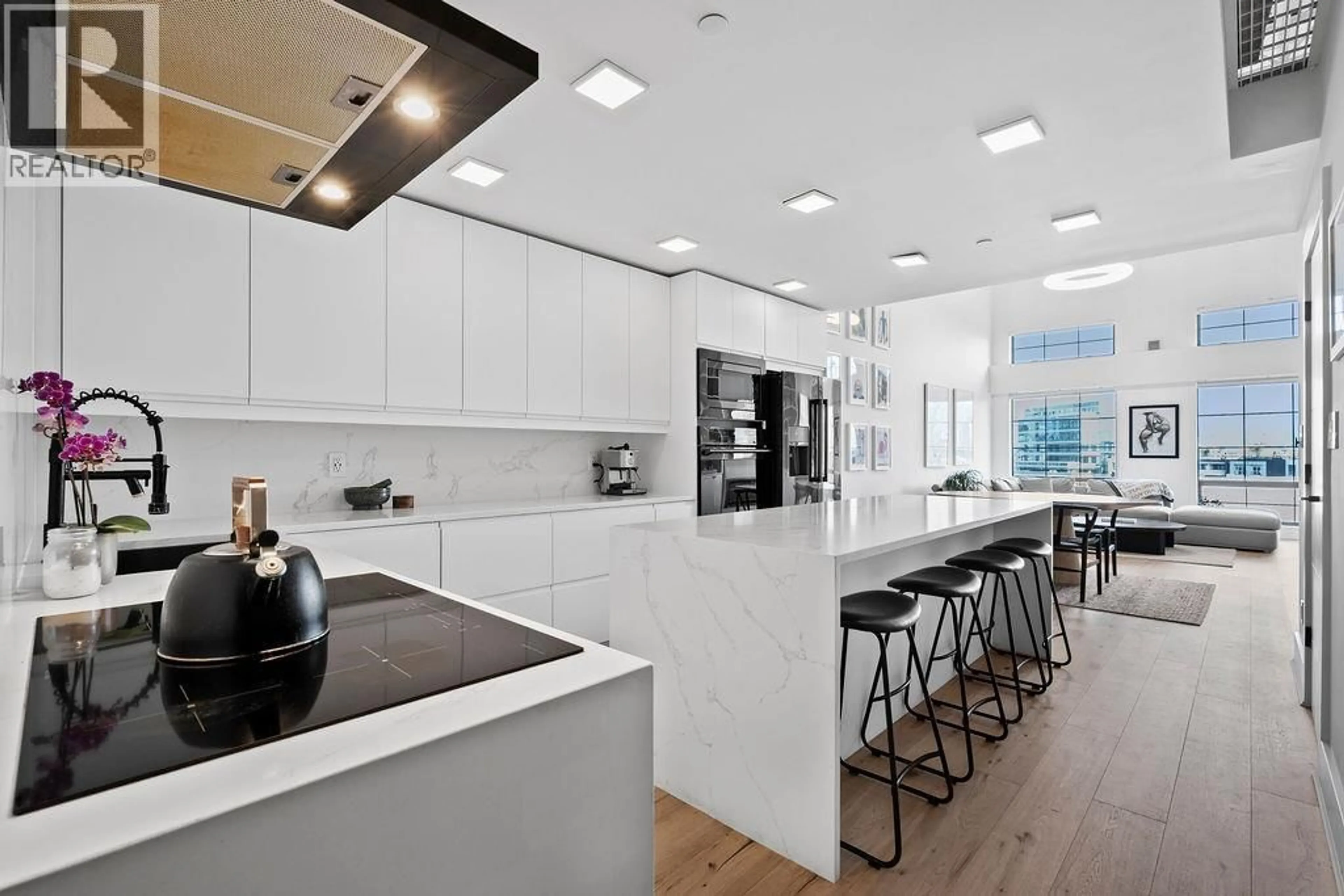 Contemporary kitchen, unknown for 417 - 237 4TH AVENUE, Vancouver British Columbia V5T4R4