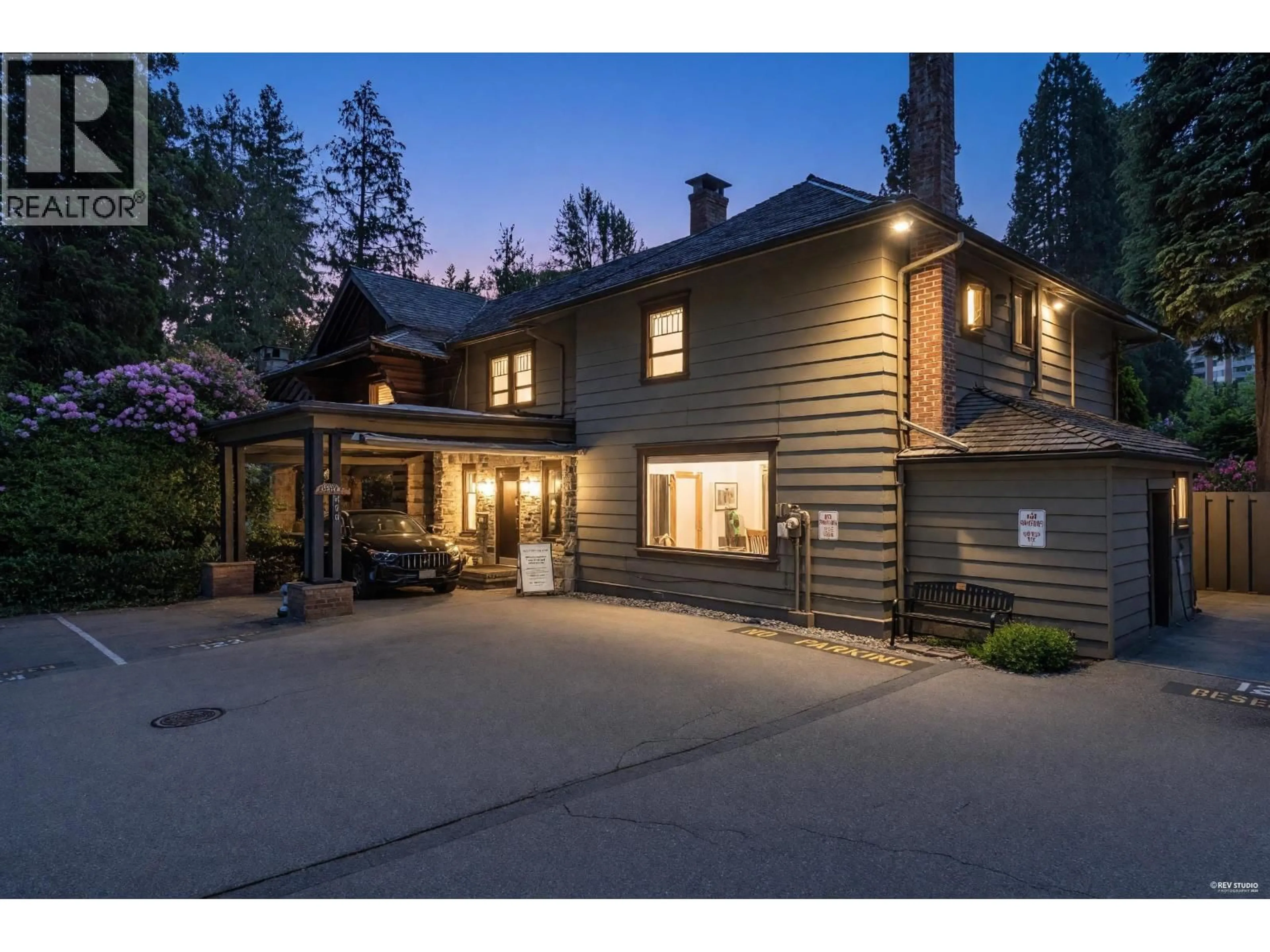 Unknown for 207 - 235 KEITH ROAD, West Vancouver British Columbia V7T1L5