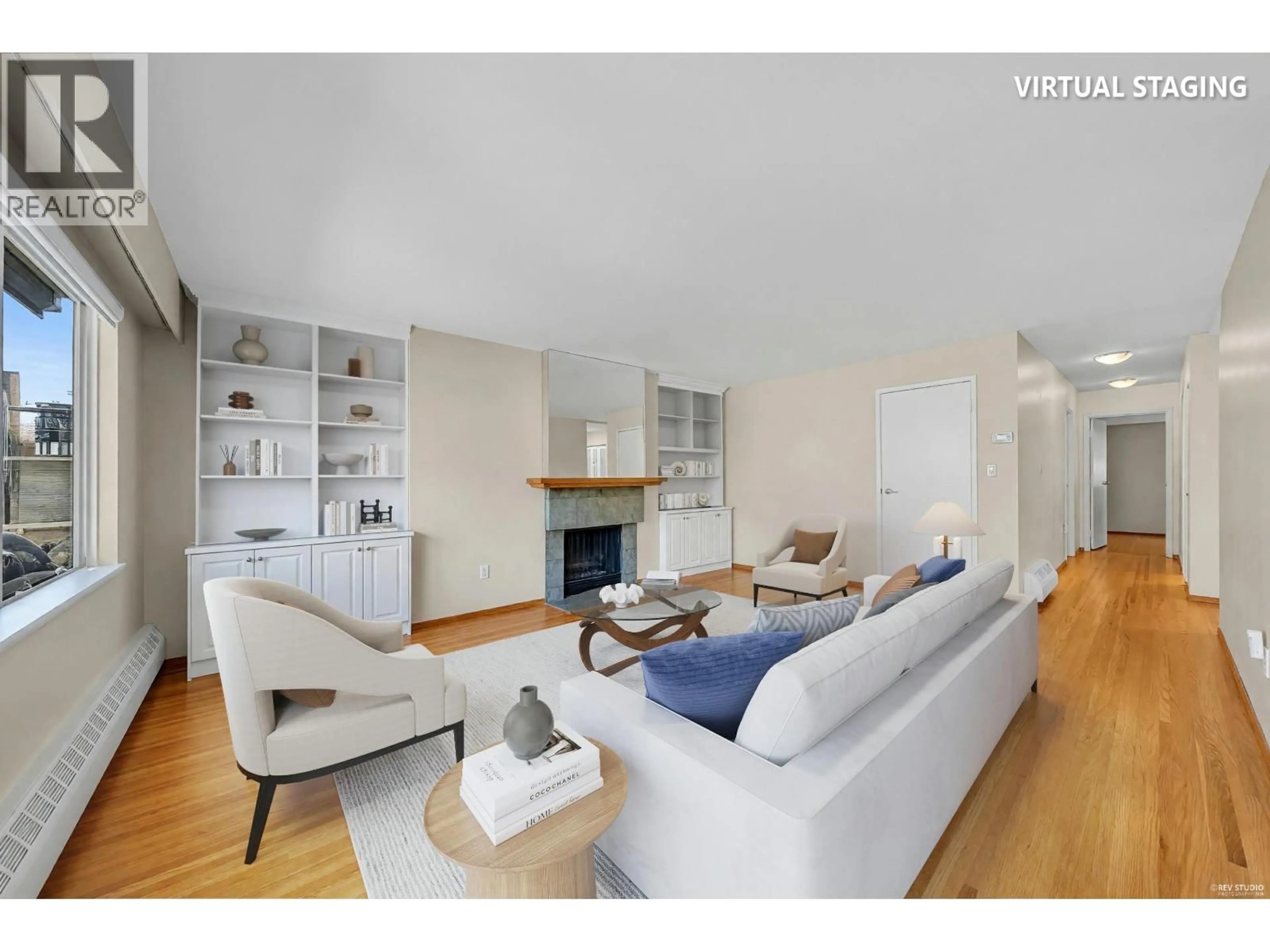 Living room with furniture, unknown for 207 - 235 KEITH ROAD, West Vancouver British Columbia V7T1L5