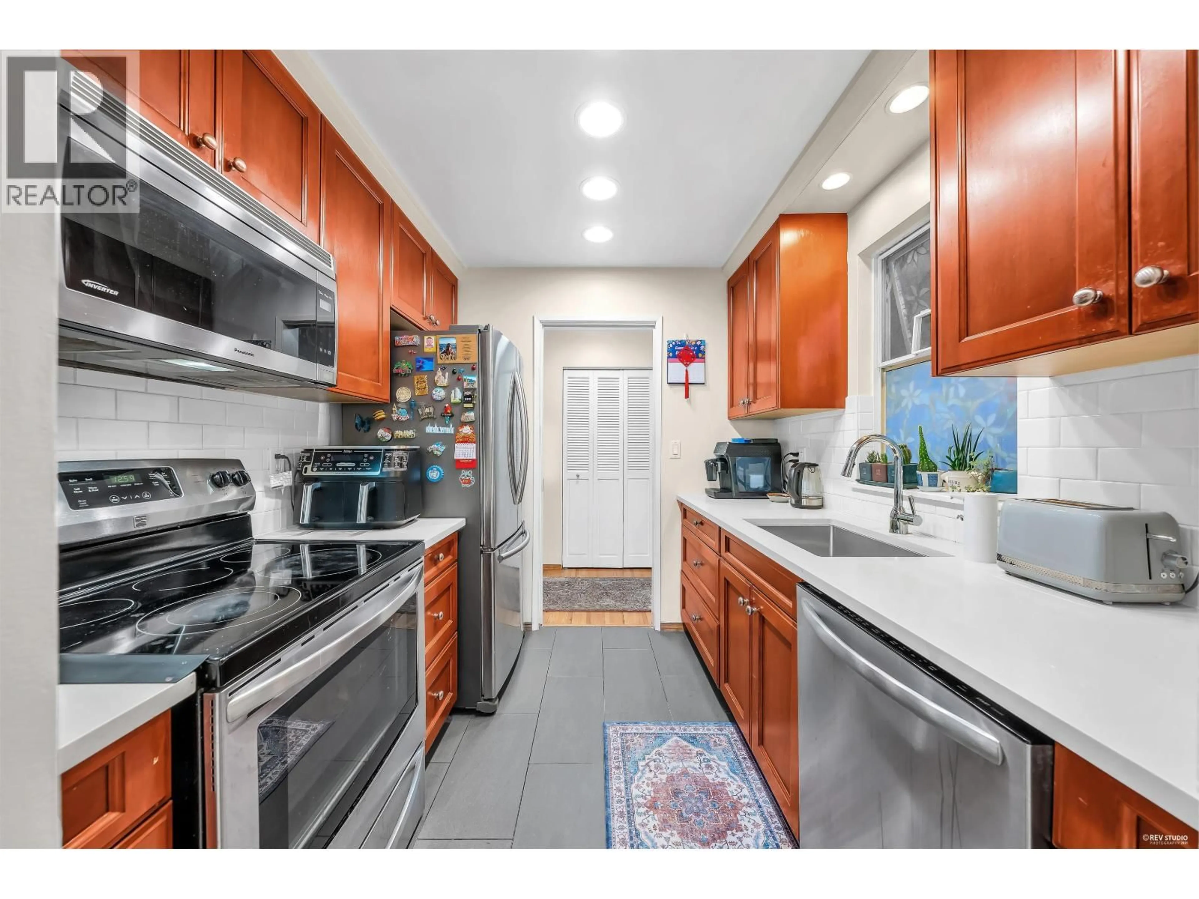 Unknown for 207 - 235 KEITH ROAD, West Vancouver British Columbia V7T1L5