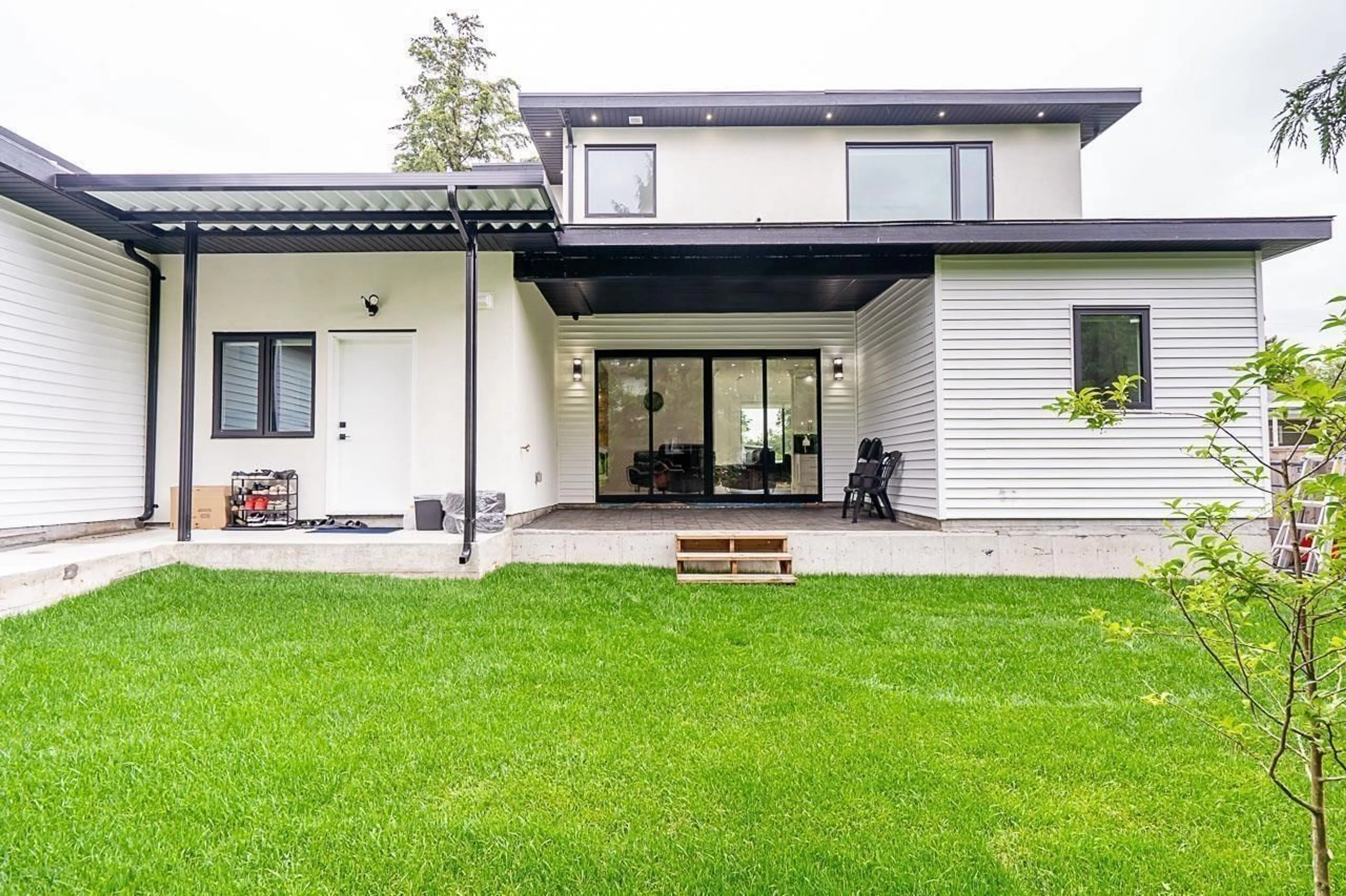 Unknown for 6052 172 STREET, Surrey British Columbia V3S3Z7