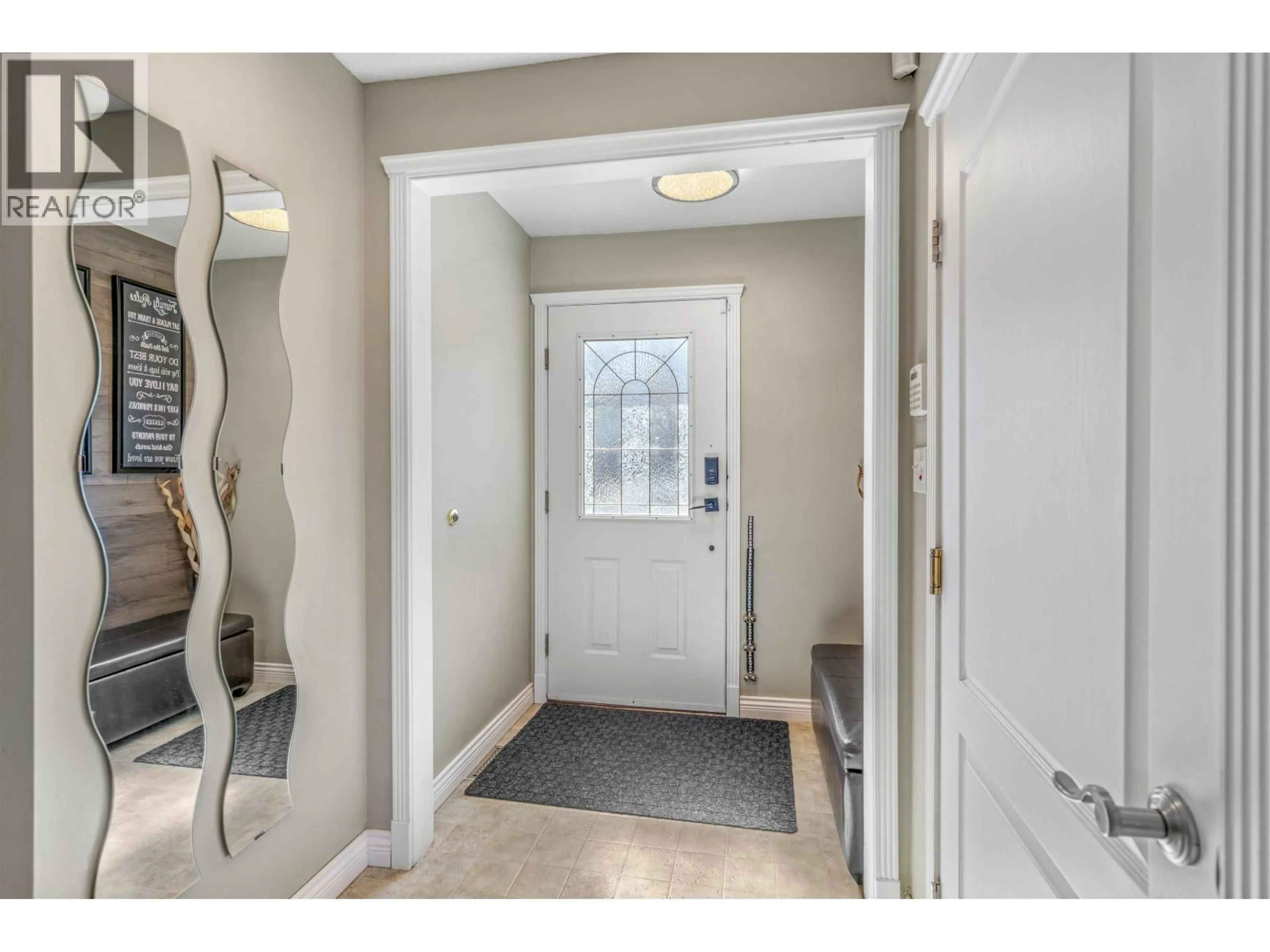 Indoor entryway for 2882 CALHOUN CRESCENT, Prince George British Columbia V2N5J9