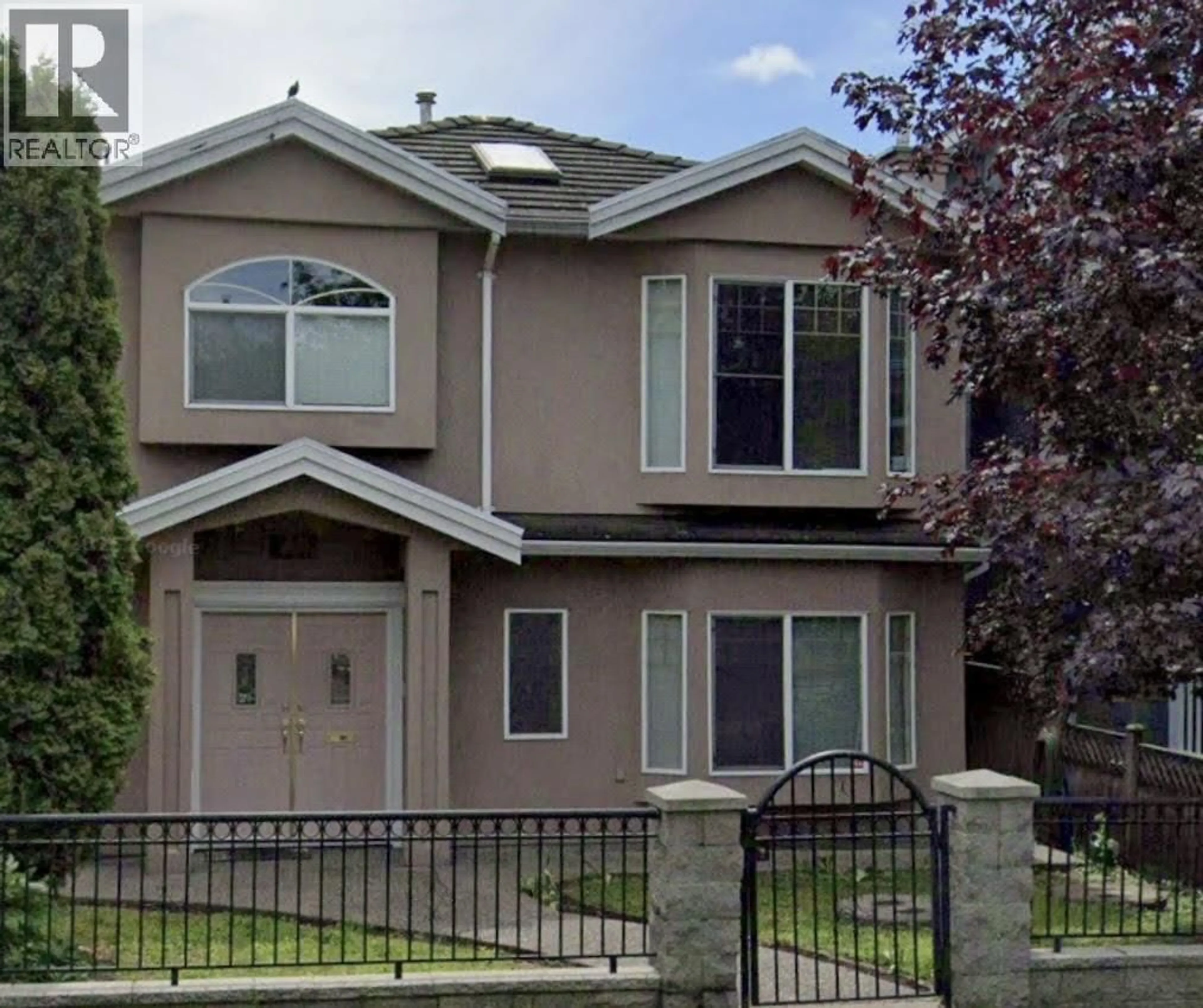Home with vinyl exterior material, street for 552 50TH AVENUE, Vancouver British Columbia V5X1B2