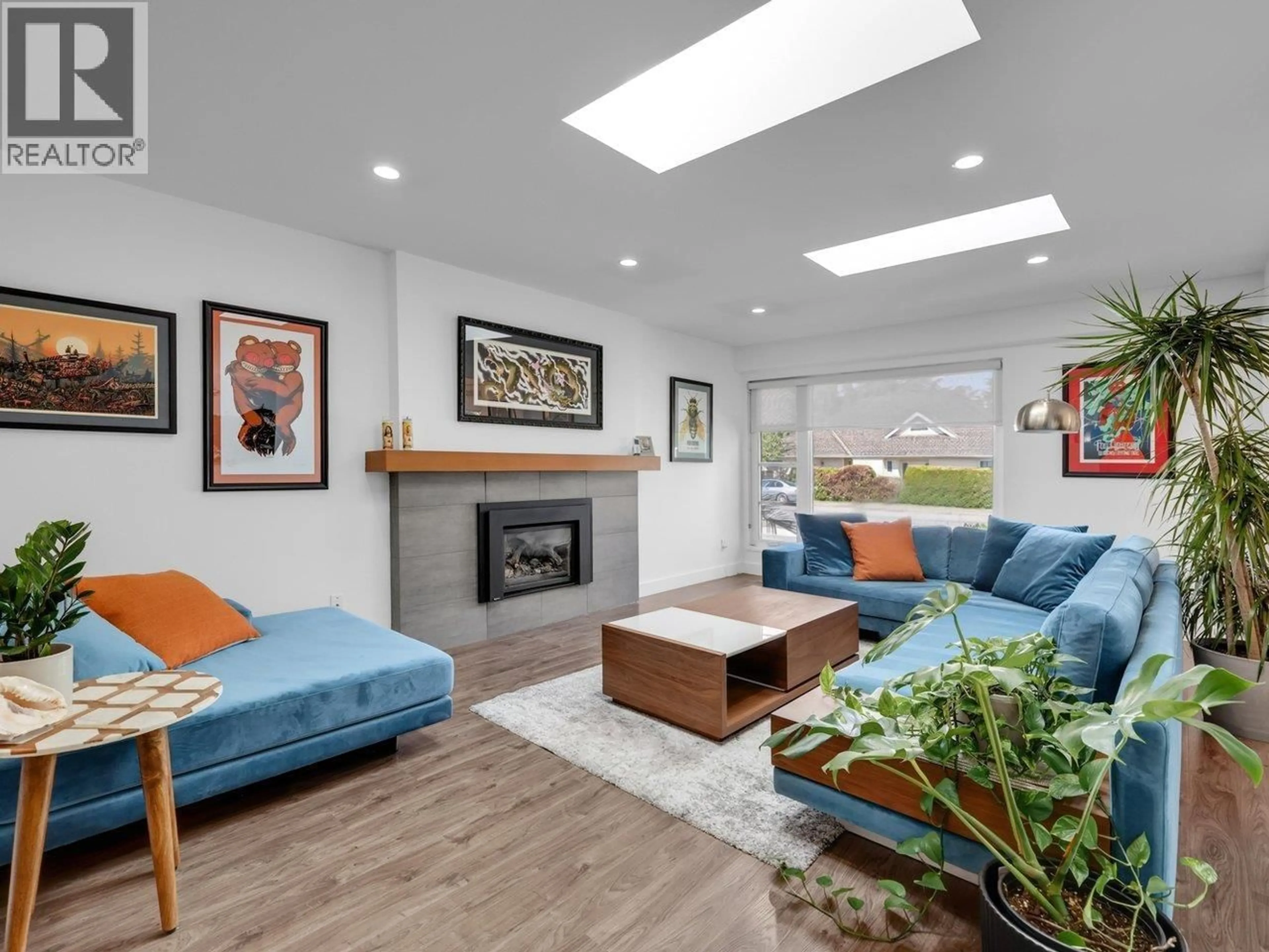 Living room with furniture, unknown for 5354 WESTMINSTER AVENUE, Delta British Columbia V4K2J2