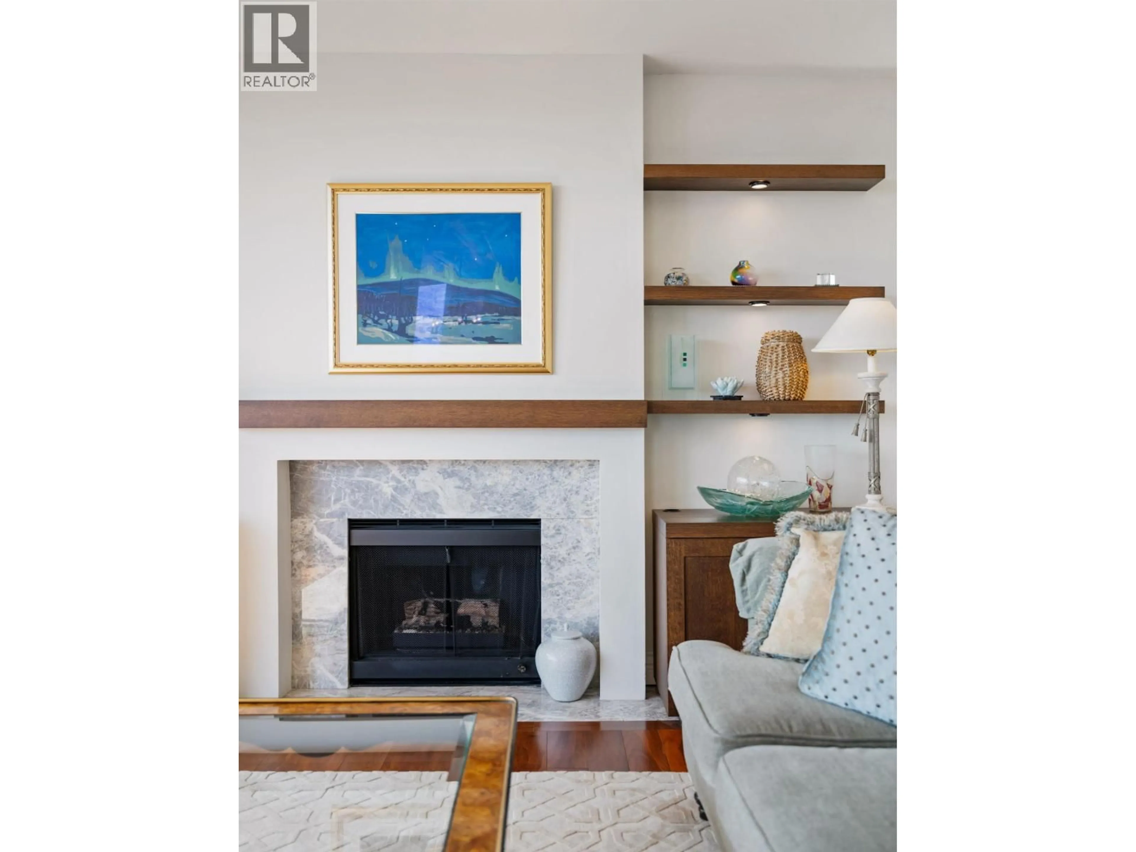 Living room with furniture, wood/laminate floor for 901 - 2350 39TH AVENUE, Vancouver British Columbia V6M1T9
