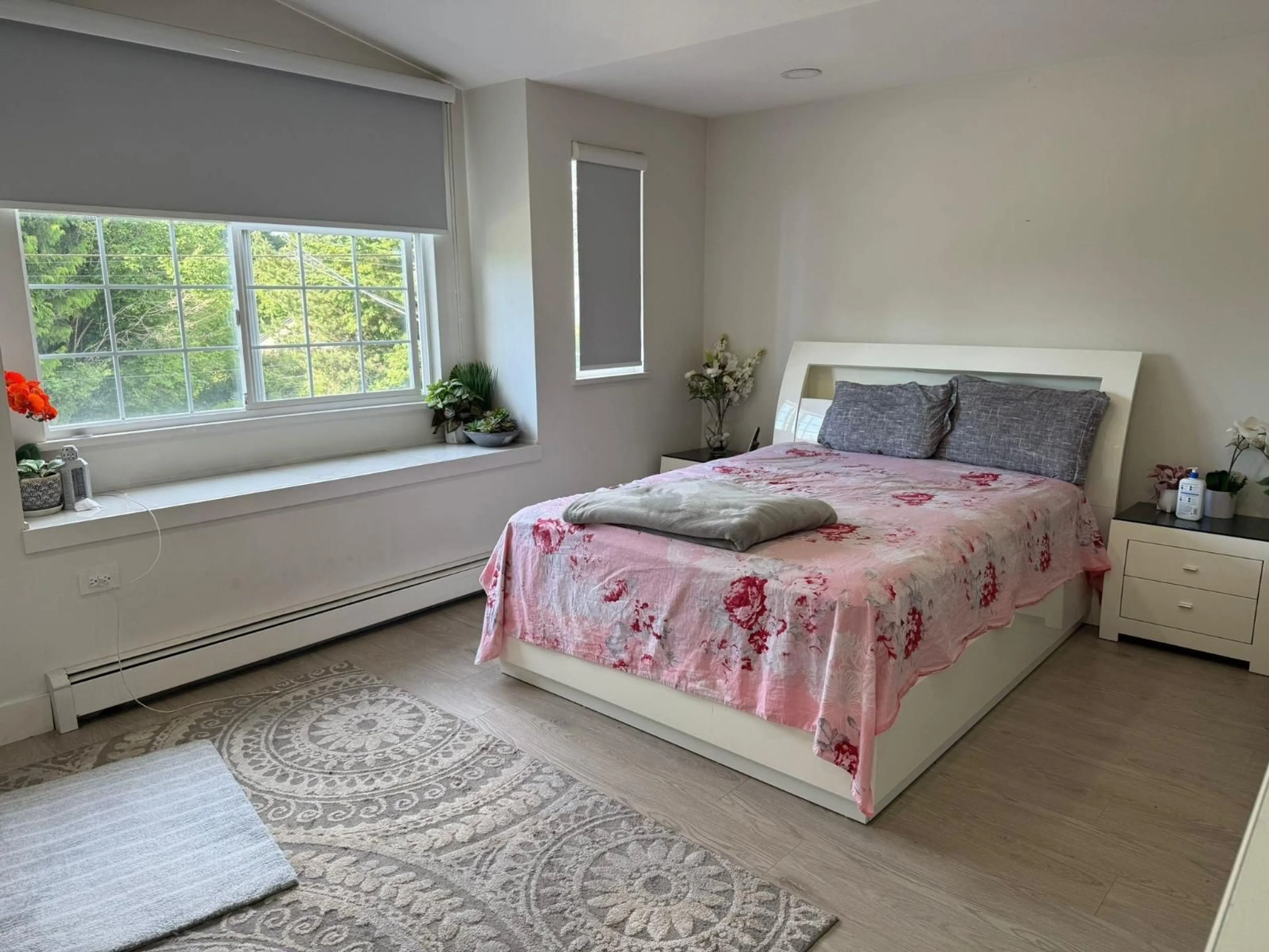 Bedroom with bed, unknown for 14028 114 AVENUE, Surrey British Columbia V3R2M4