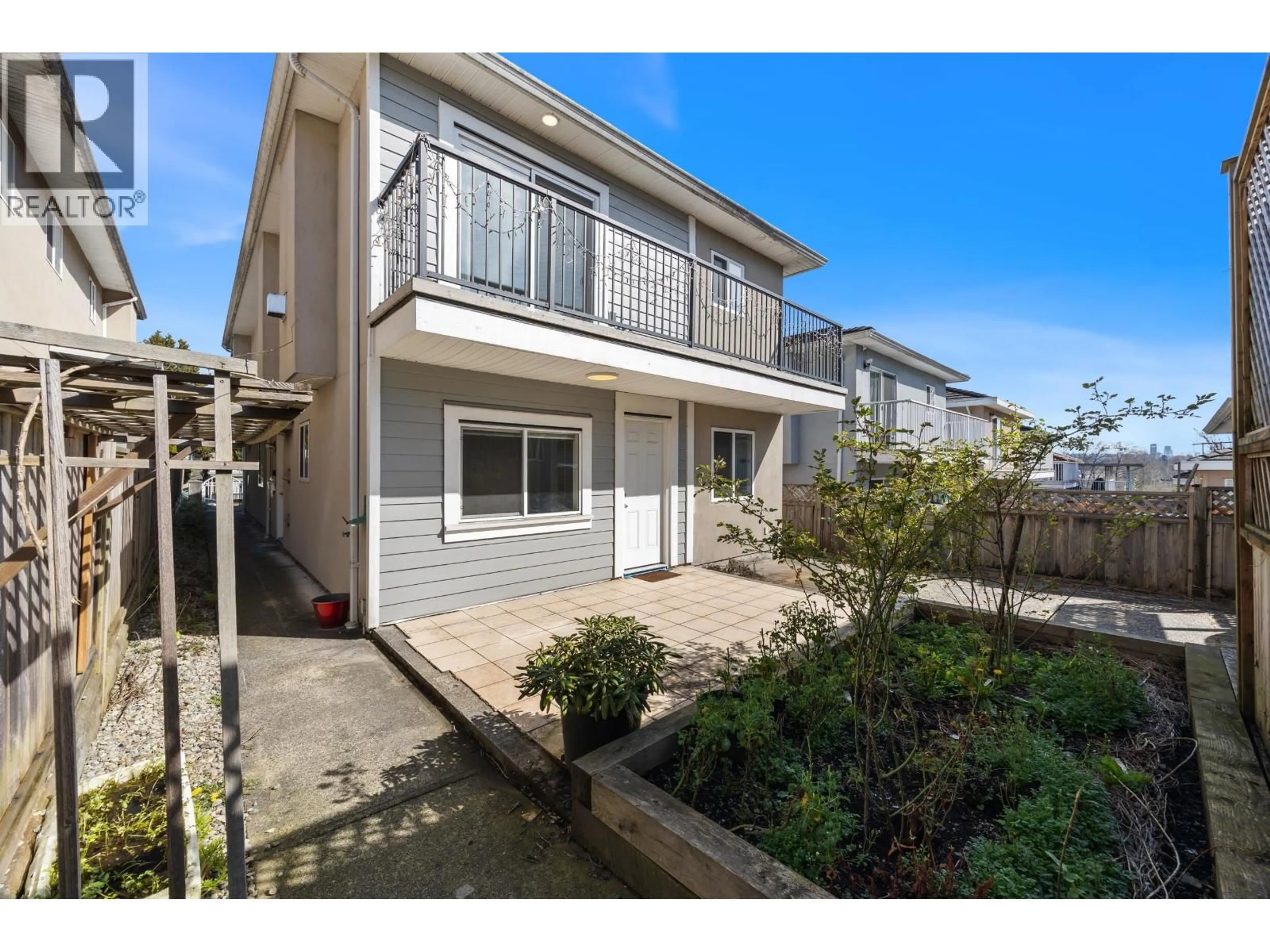 A pic from outside/outdoor area/front of a property/back of a property/a pic from drone, street for 6058 WOODSWORTH STREET, Burnaby British Columbia V5G1S8