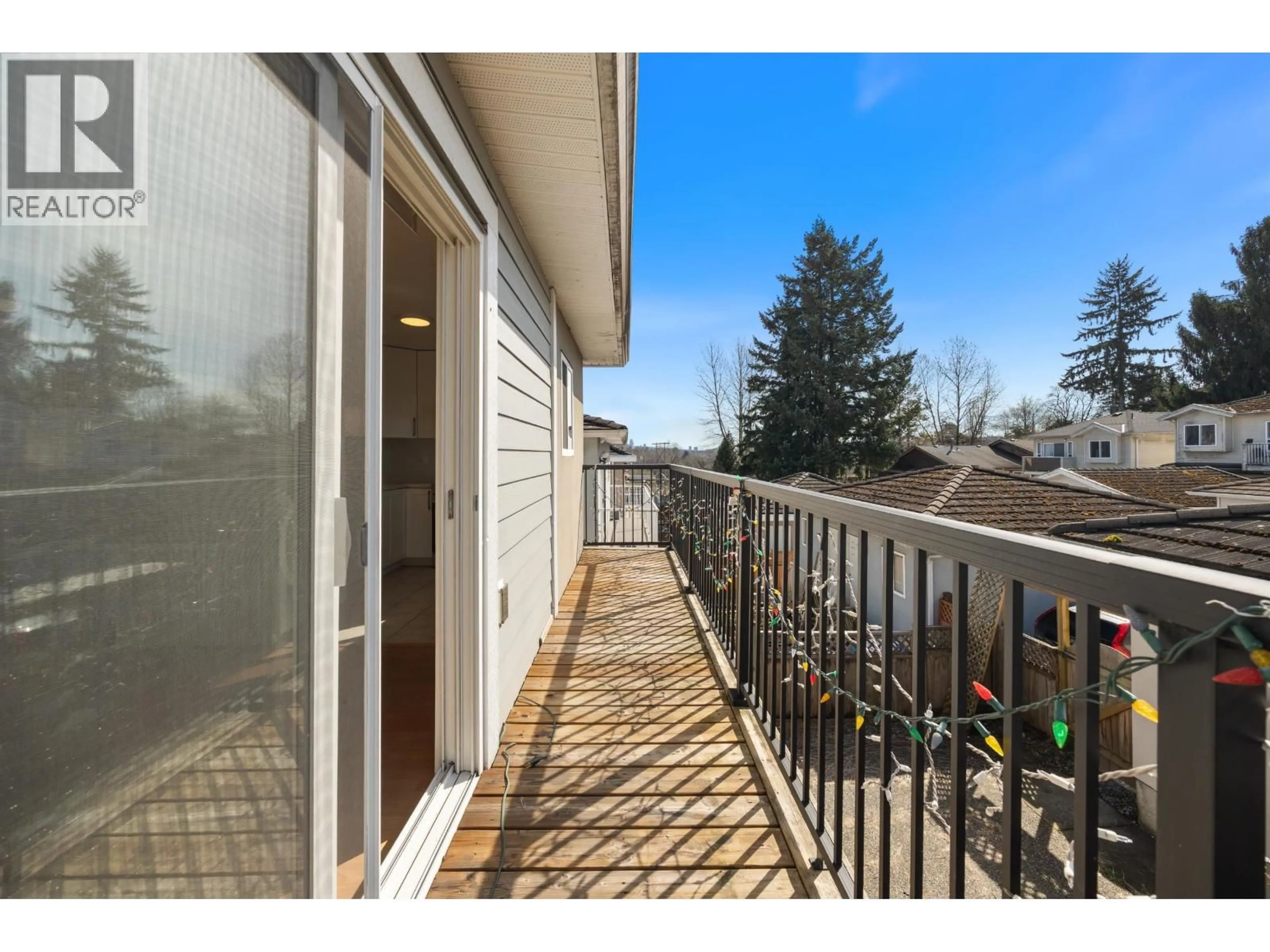 Patio, unknown for 6058 WOODSWORTH STREET, Burnaby British Columbia V5G1S8