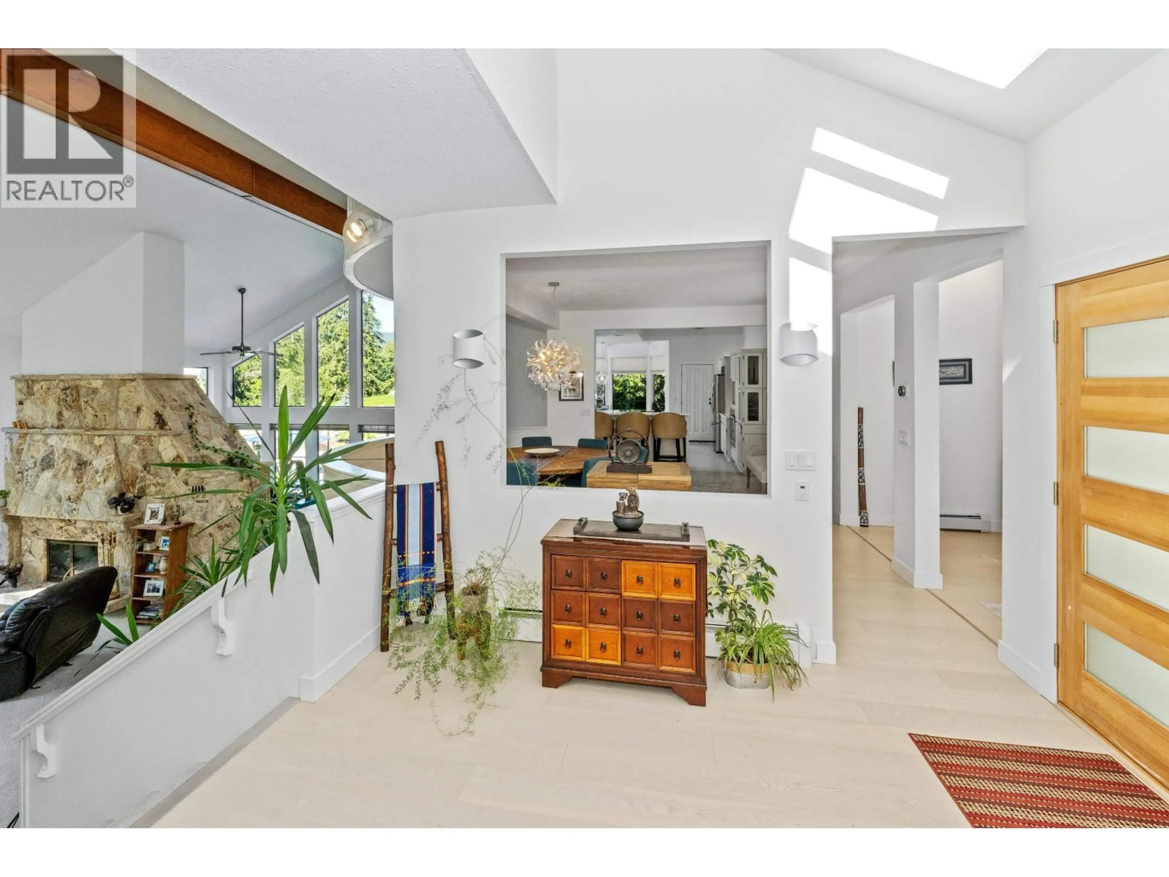 Indoor entryway for 24325 126 AVENUE, Maple Ridge British Columbia V4R1M2
