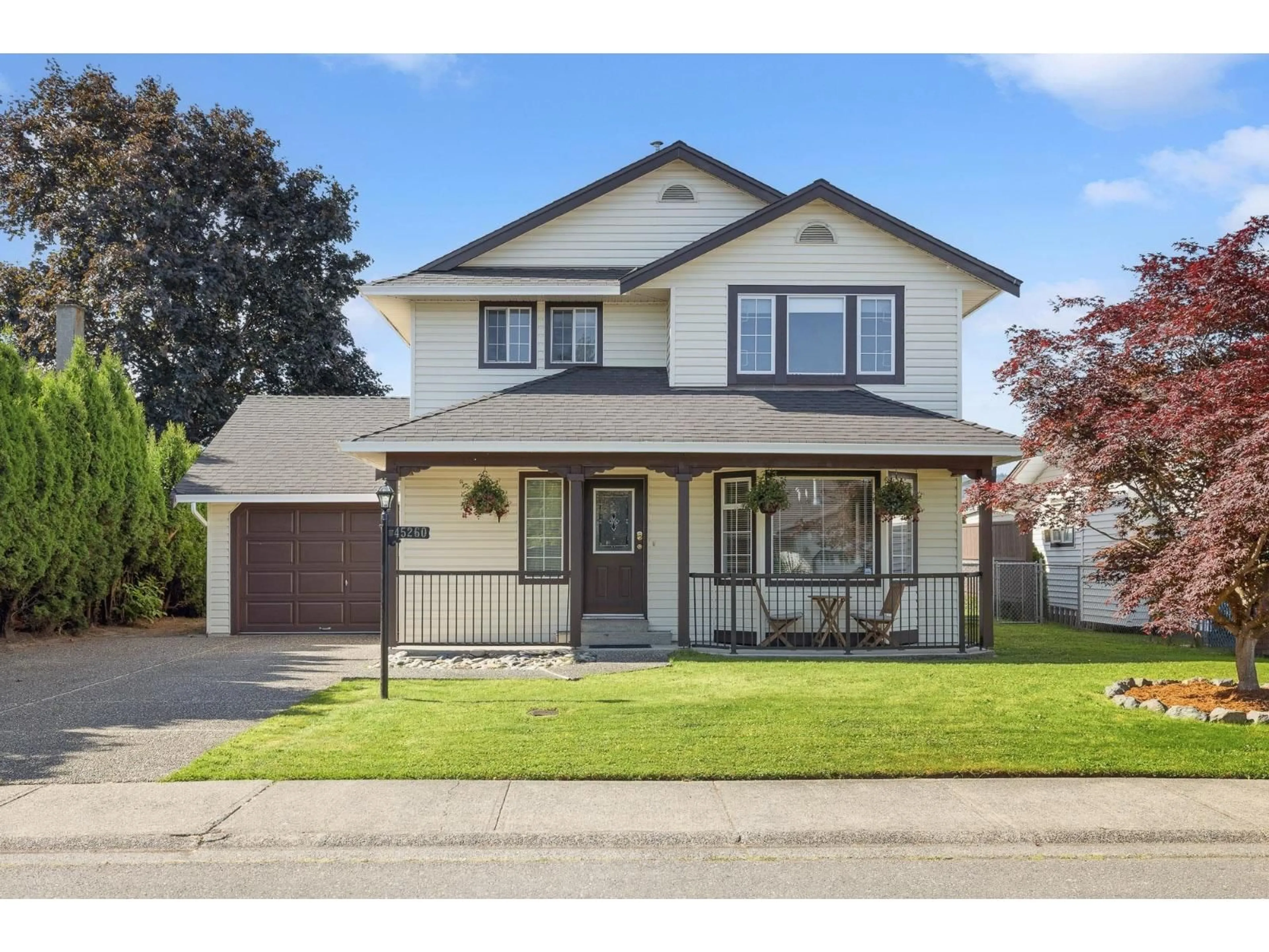 Home with vinyl exterior material, street for 45260 BLUEJAY AVENUE, Chilliwack British Columbia V2R2V2