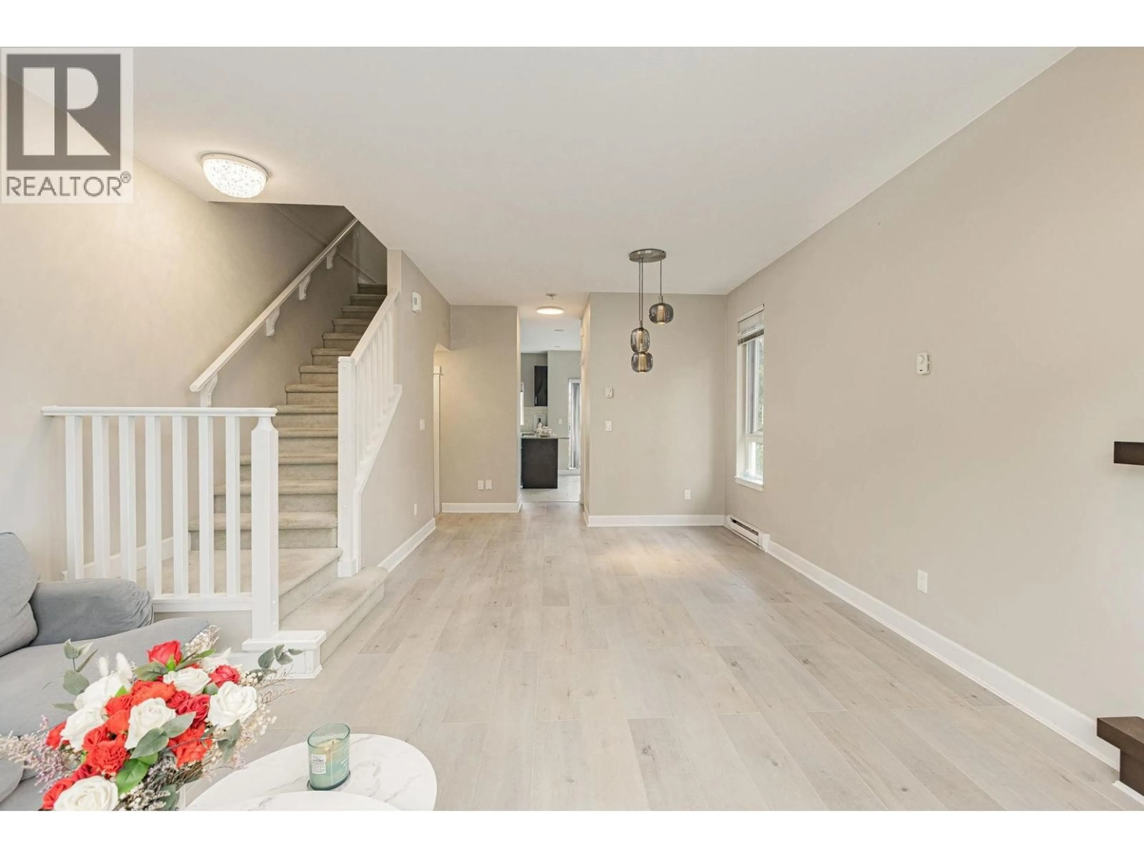 Indoor entryway for 32 - 9551 FERNDALE ROAD, Richmond British Columbia V6Y0A6