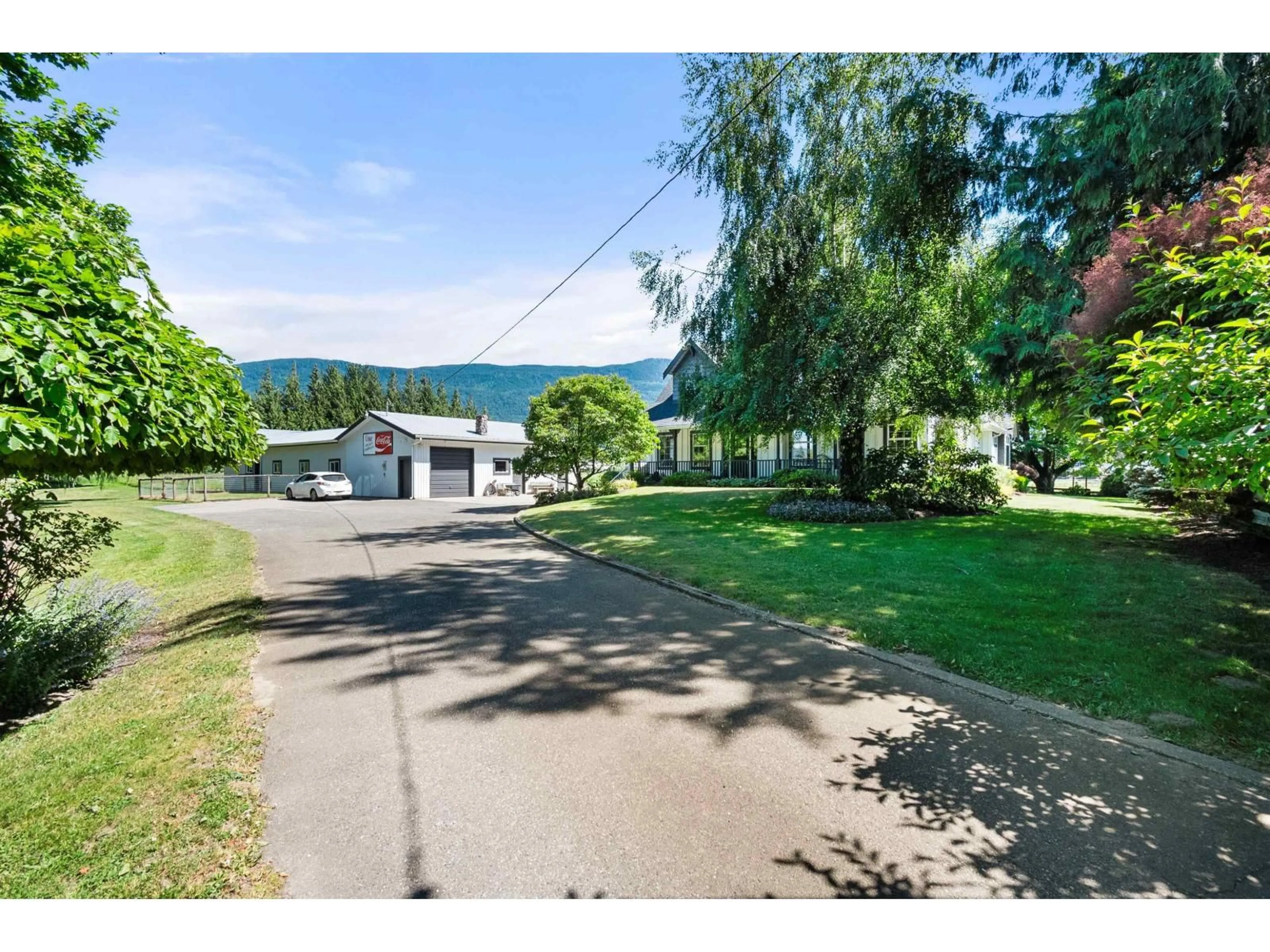 A pic from outside/outdoor area/front of a property/back of a property/a pic from drone, unknown for 4730 BOUNDARY ROAD, Yarrow British Columbia V2R5J3