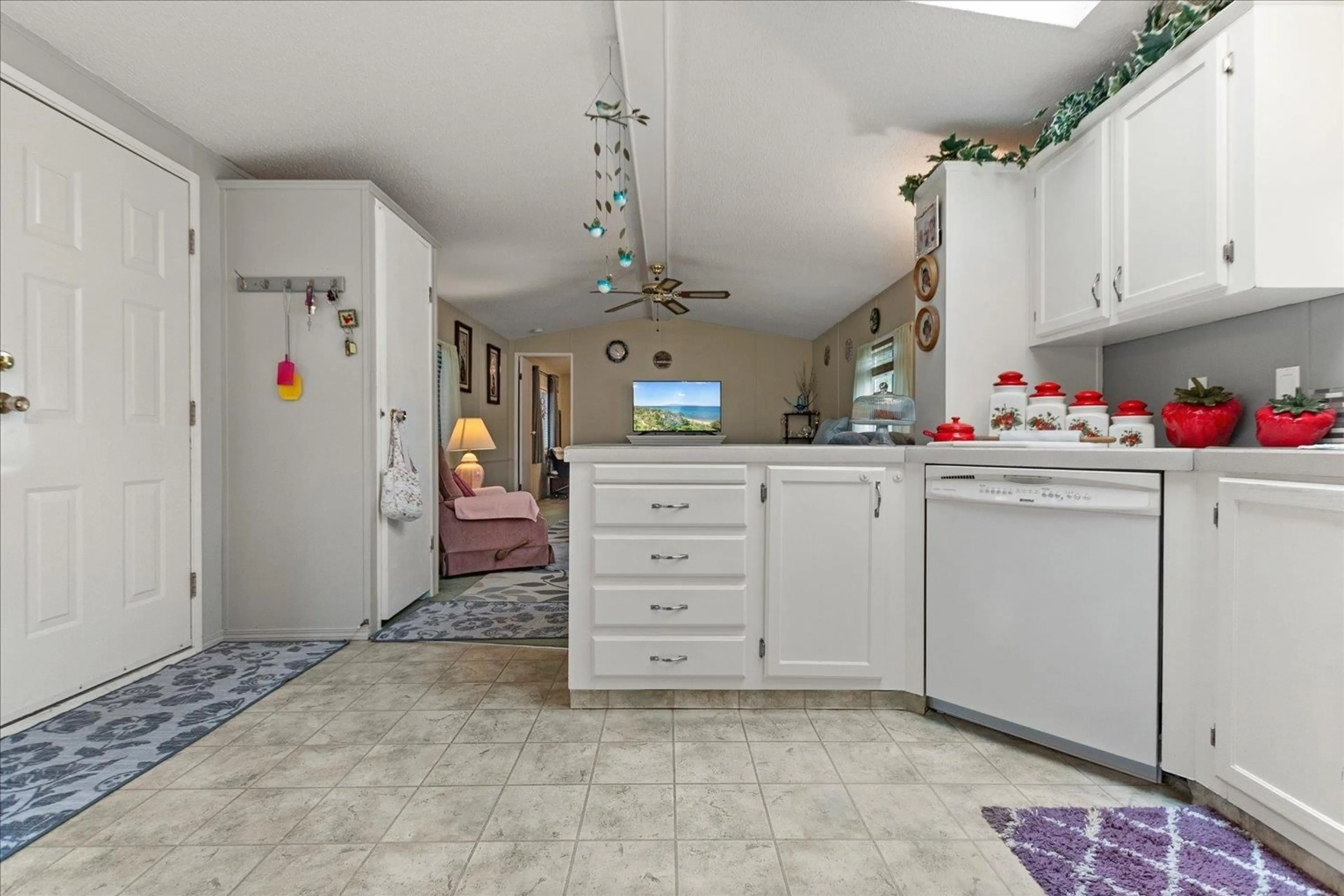 Unknown for 18 - 46484 CHILLIWACK LAKE ROAD, Chilliwack British Columbia V2R3R9
