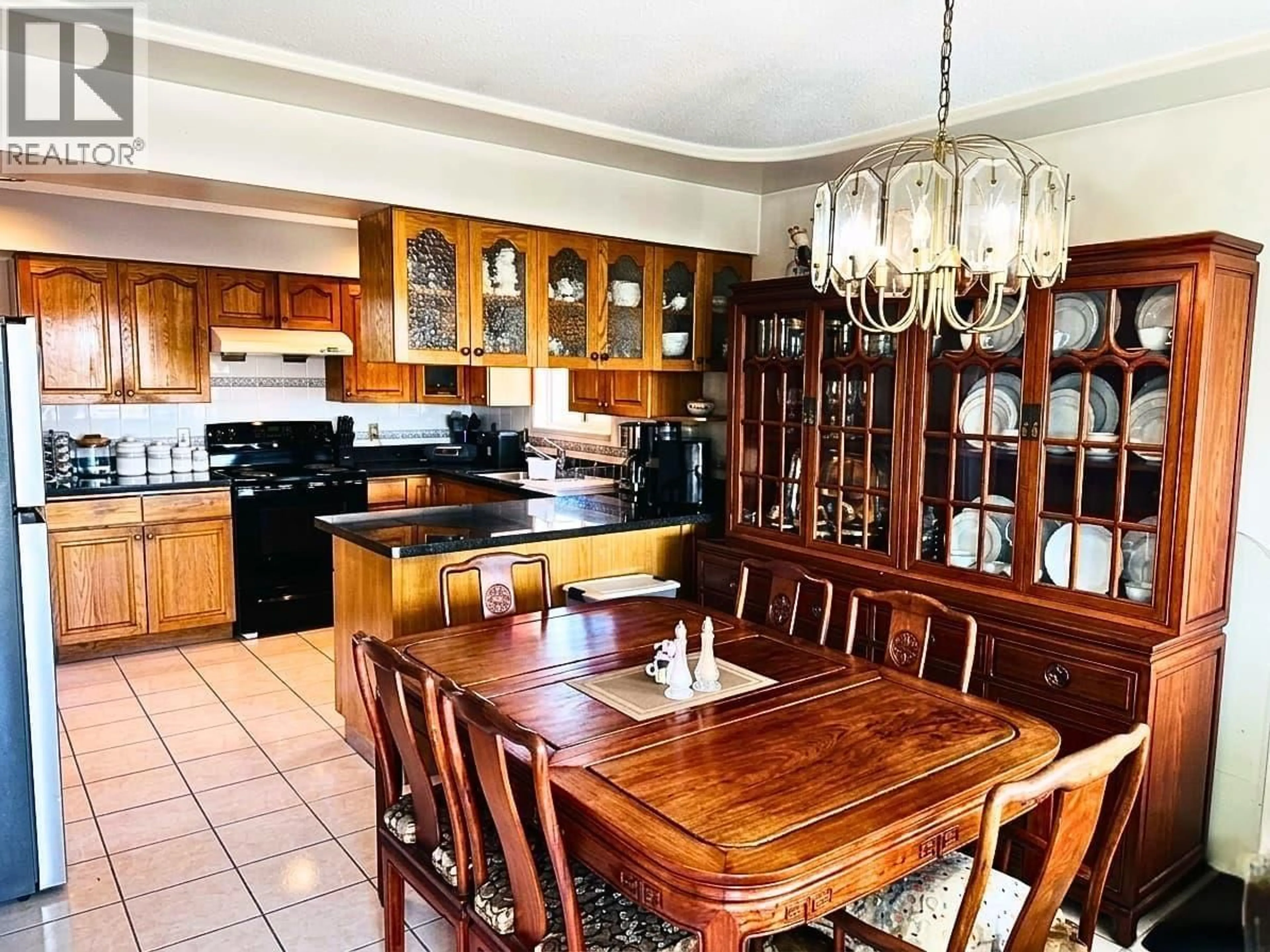 Open concept kitchen, ceramic/tile floor for 7336 16TH AVENUE, Burnaby British Columbia V3N1N8