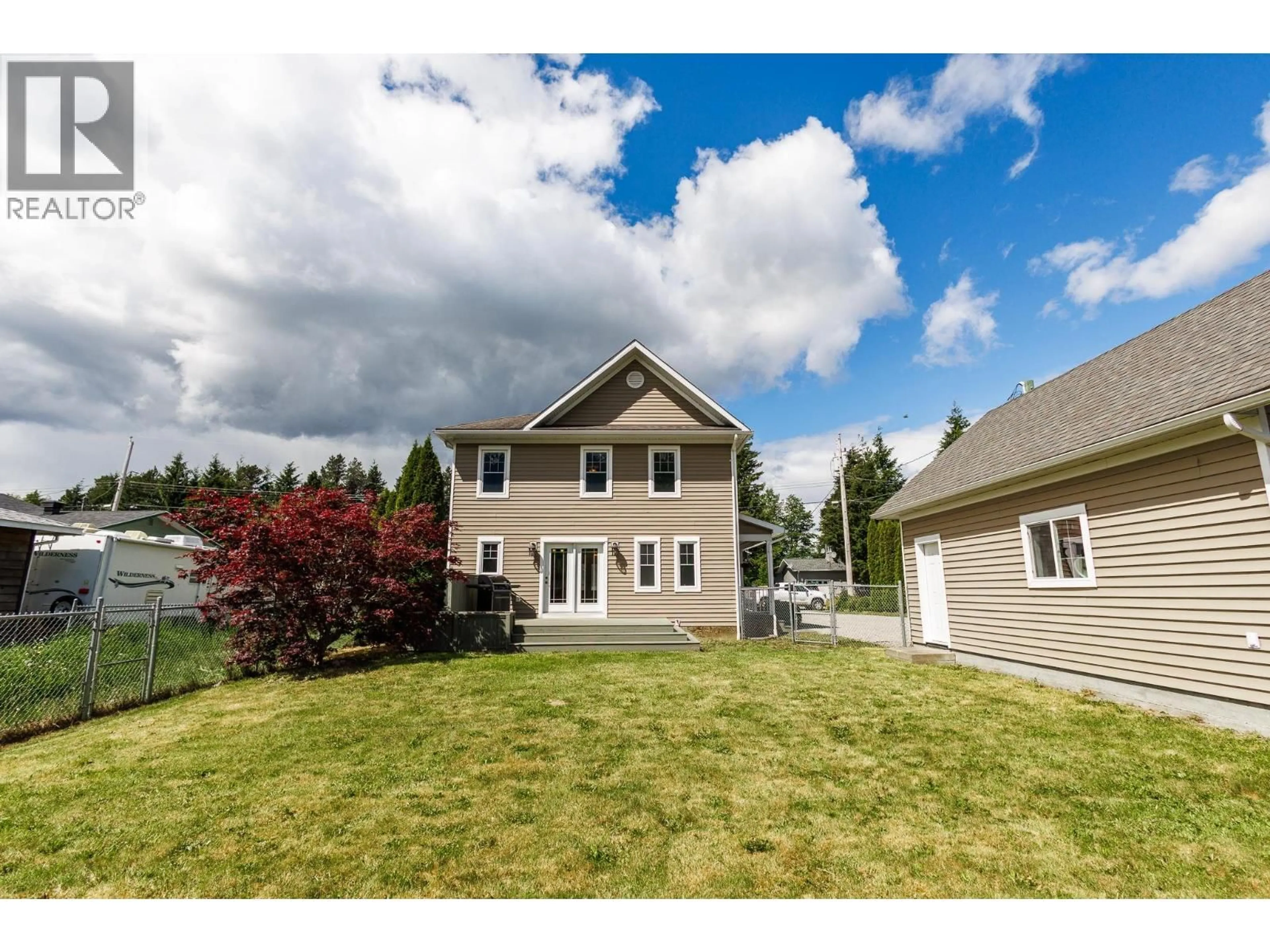 Home with vinyl exterior material, unknown for 3561 COTTONWOOD CRESCENT, Terrace British Columbia V8G5C4