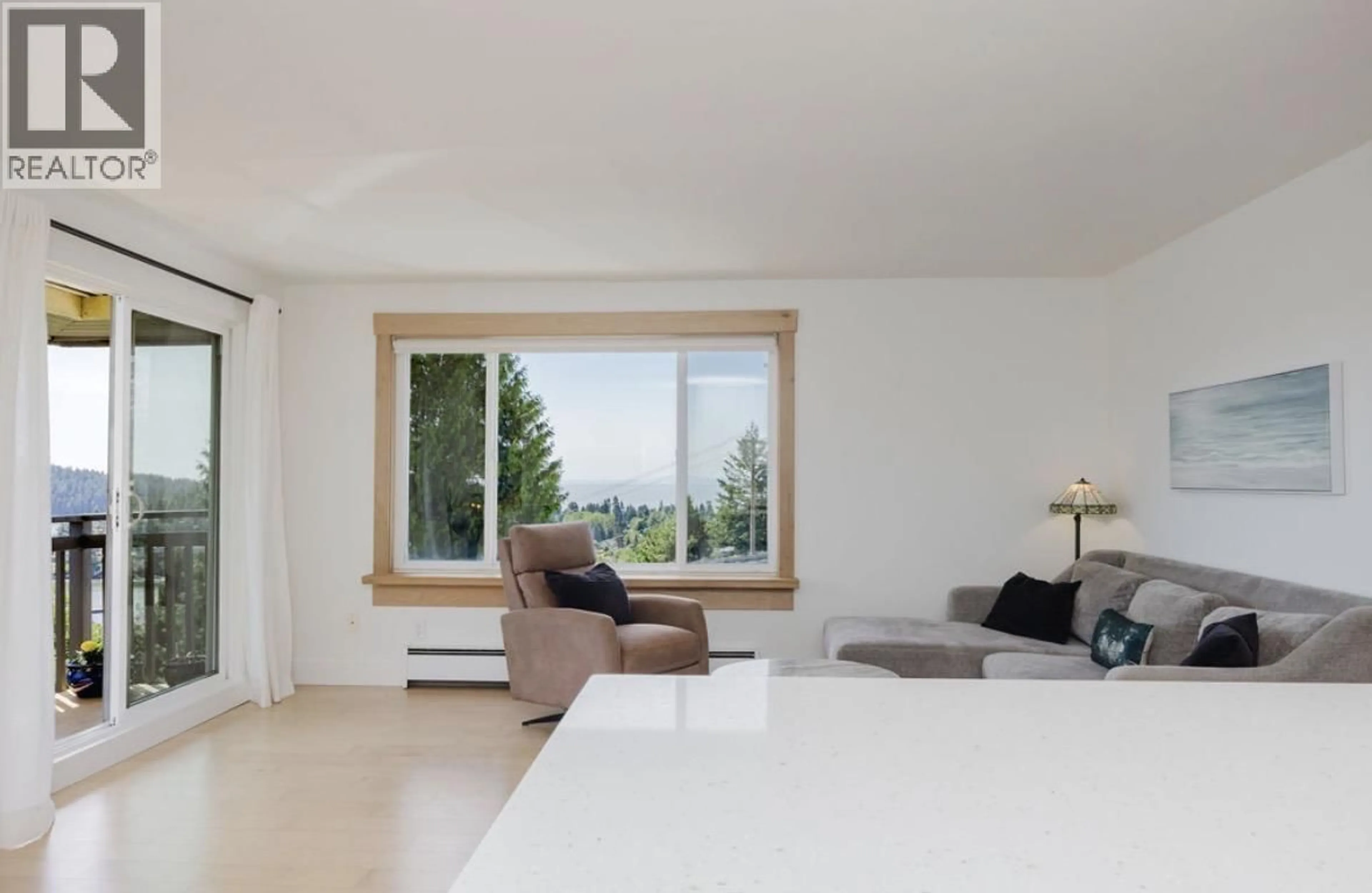 Living room with furniture, wood/laminate floor for 11 - 694 SCHOOL ROAD, Gibsons British Columbia V0N1V9