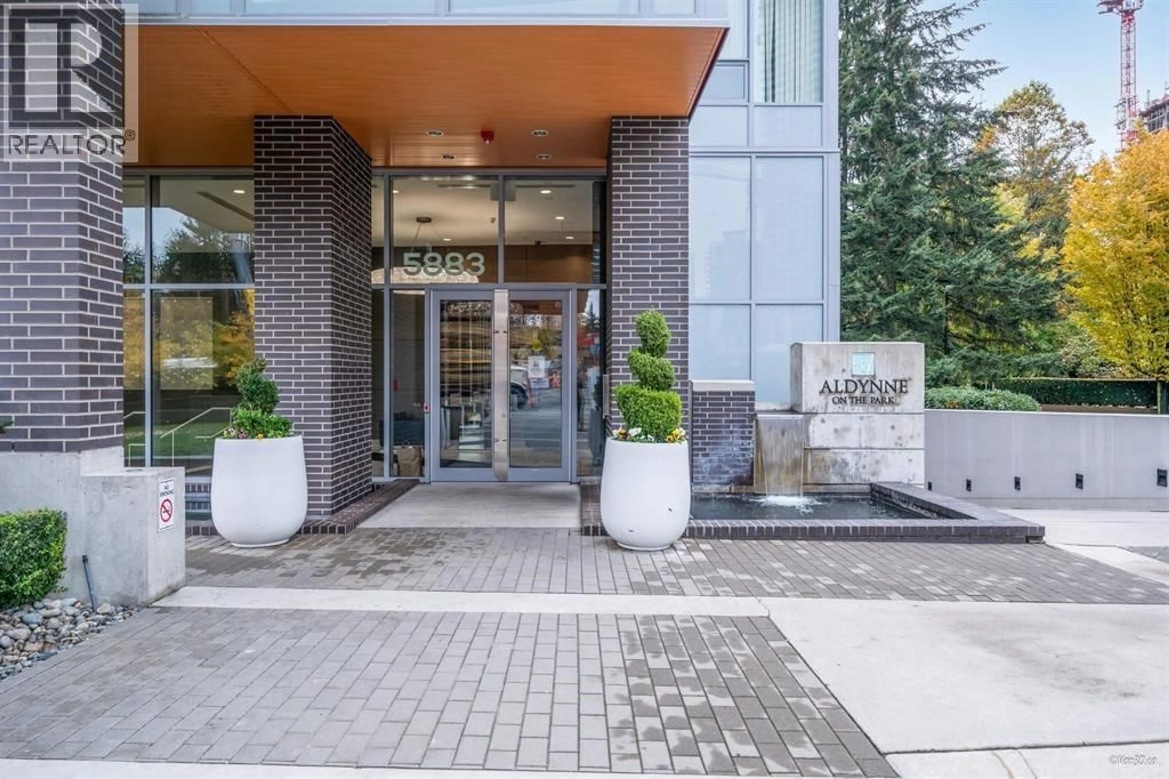 Indoor foyer for 2807 - 5883 BARKER AVENUE, Burnaby British Columbia V5H0G4