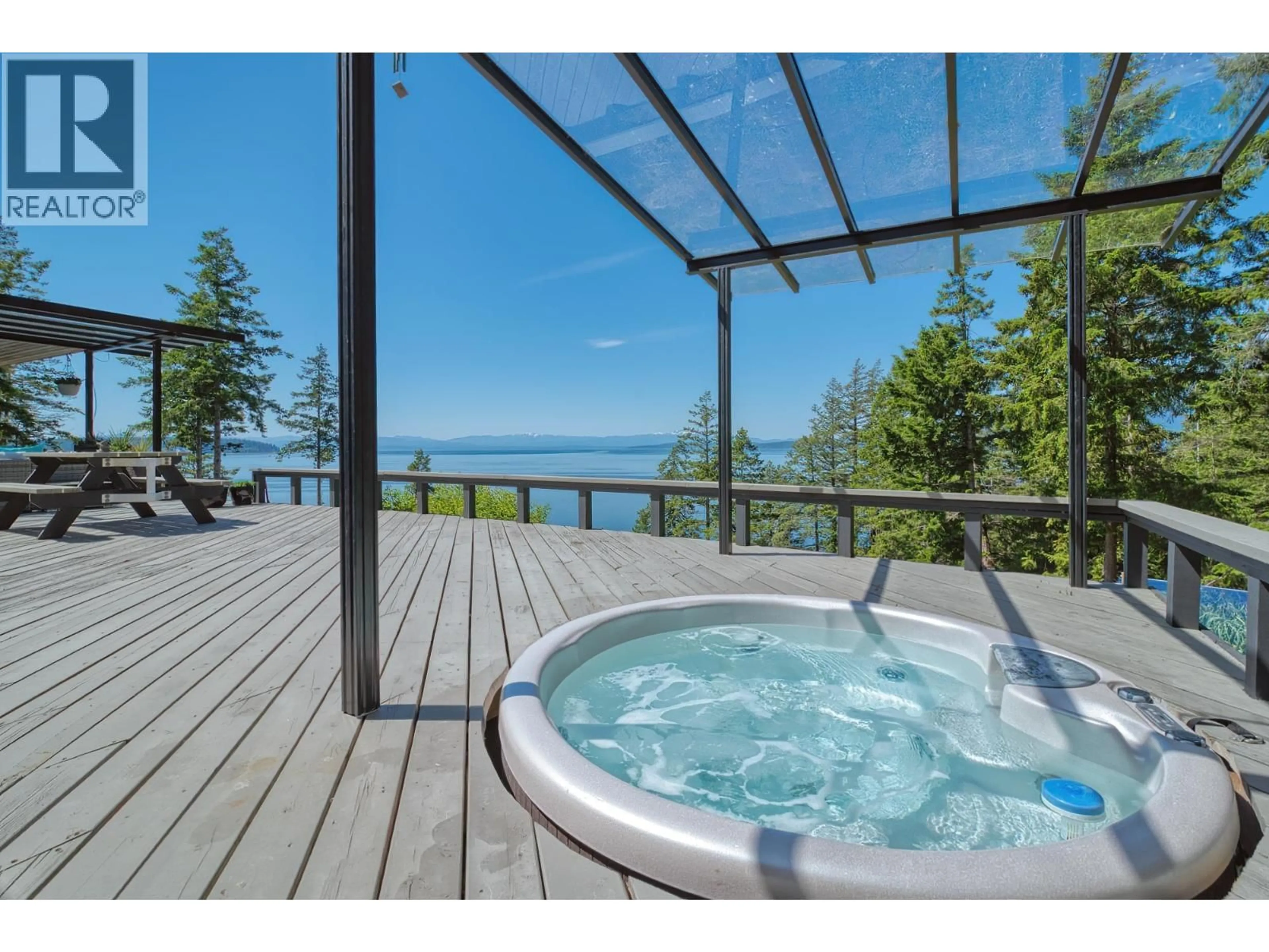Patio, water/lake/river/ocean view for 10991- - 10993 SUNSHINE COAST HIGHWAY, Halfmoon Bay British Columbia V7Z1B8