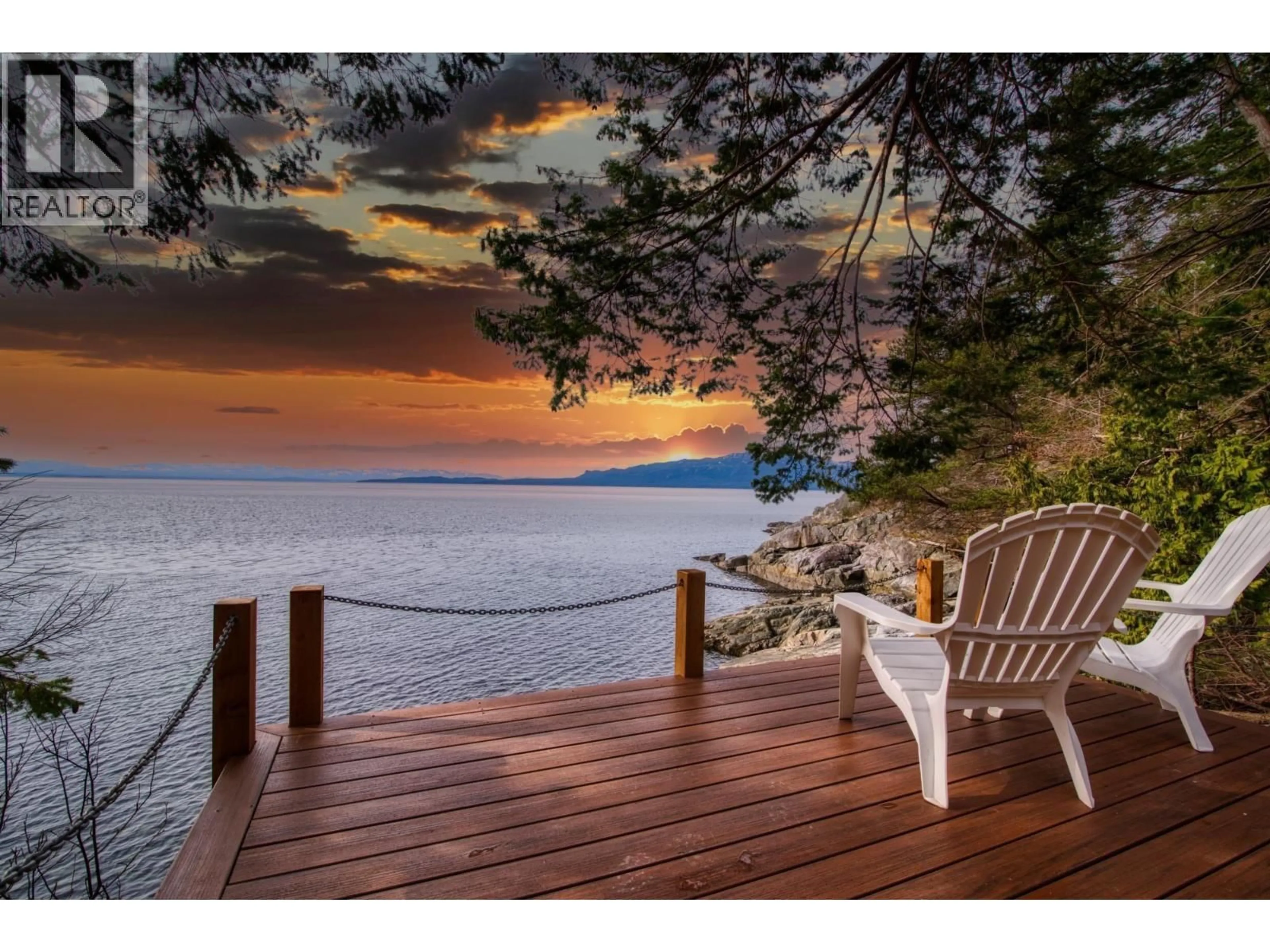Patio, water/lake/river/ocean view for 10991- - 10993 SUNSHINE COAST HIGHWAY, Halfmoon Bay British Columbia V7Z1B8