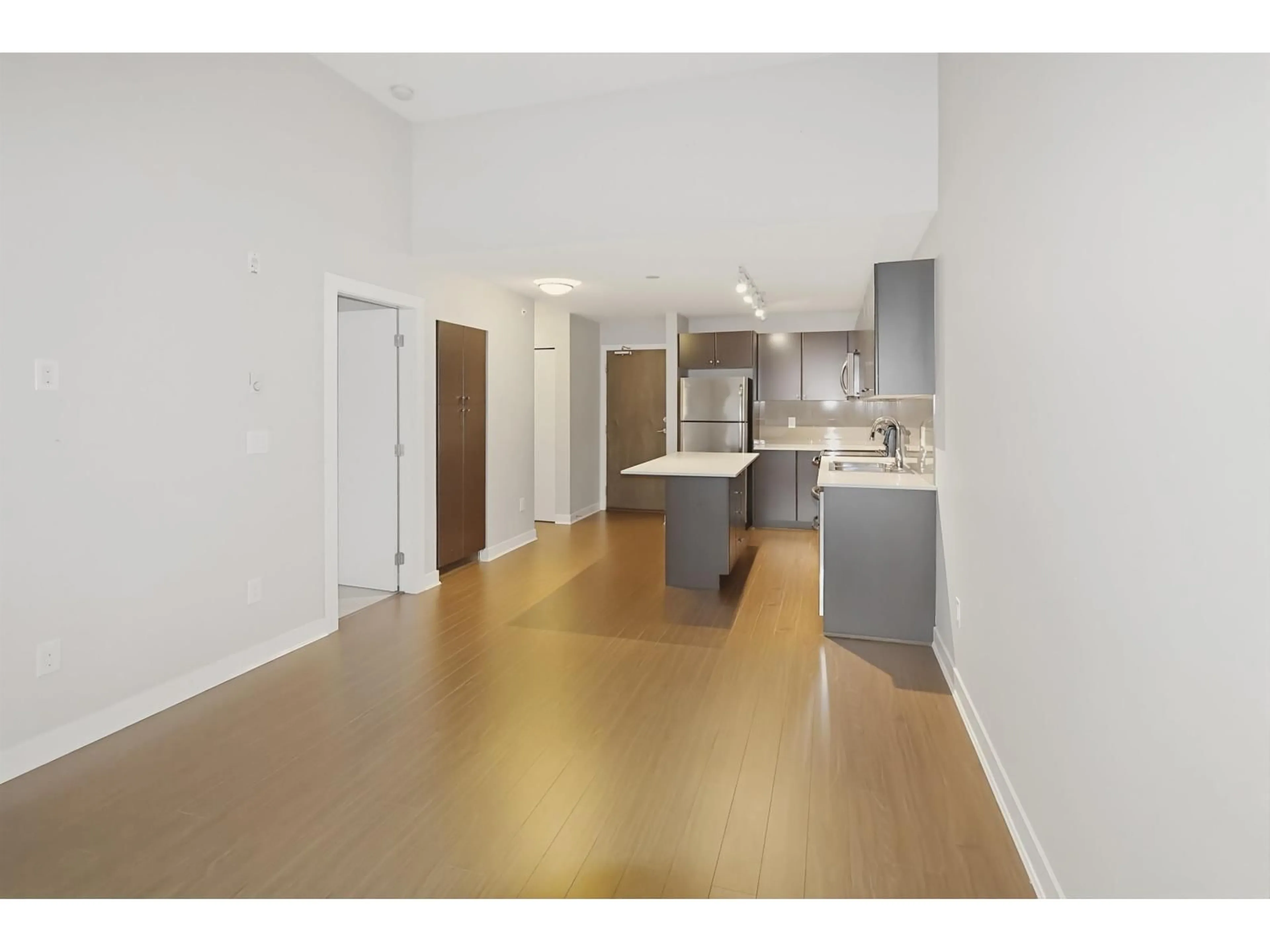 Open concept kitchen, unknown for 417 - 13740 75A AVENUE, Surrey British Columbia V3W0E8
