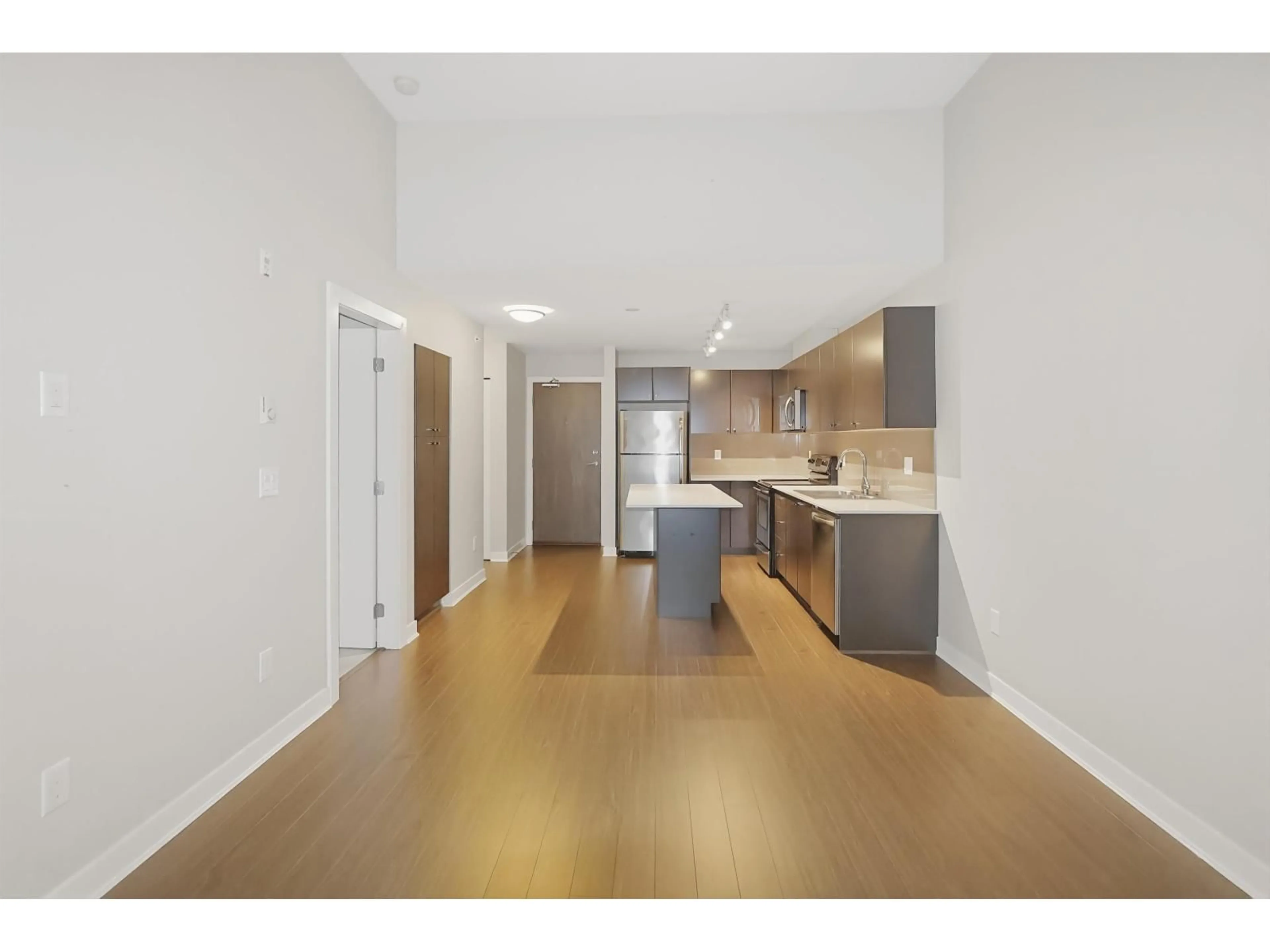 Open concept kitchen, unknown for 417 - 13740 75A AVENUE, Surrey British Columbia V3W0E8