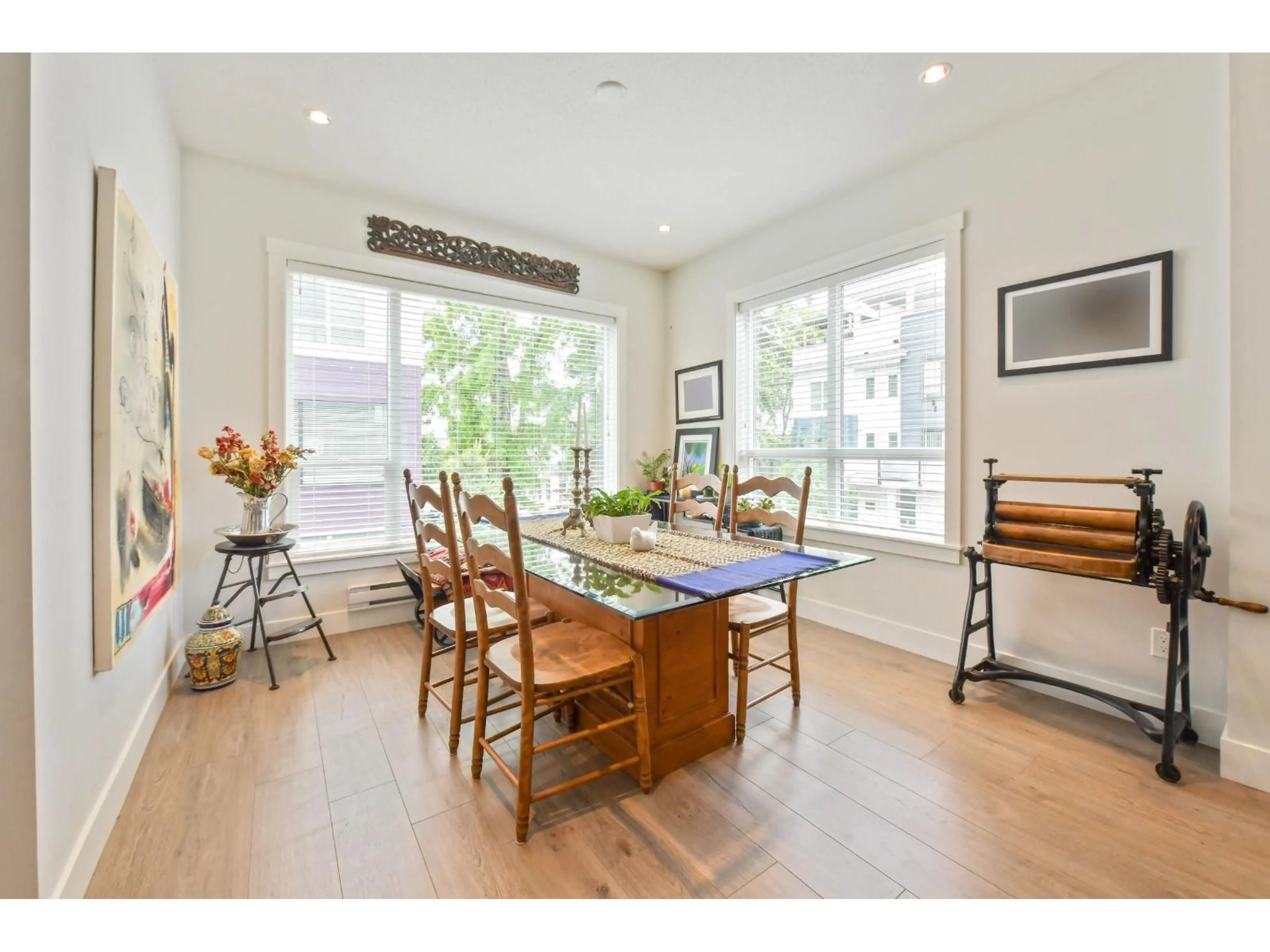 Dining room, wood/laminate floor for 31 - 16337 23A AVENUE, Surrey British Columbia V3Z0S3